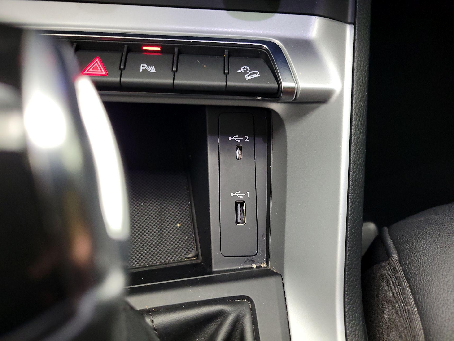 Thumbnail: 2020 Audi Q3 - 18