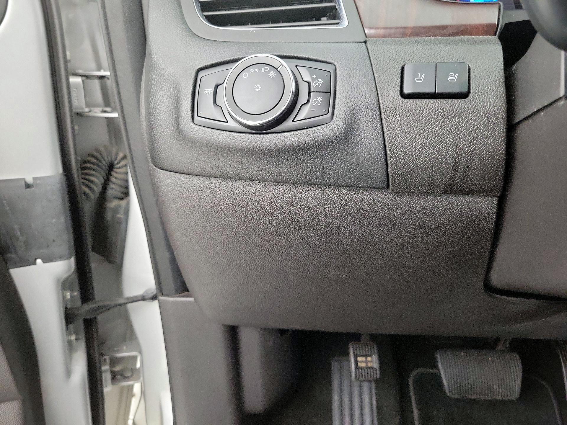 Thumbnail: 2013 Ford Edge - 13
