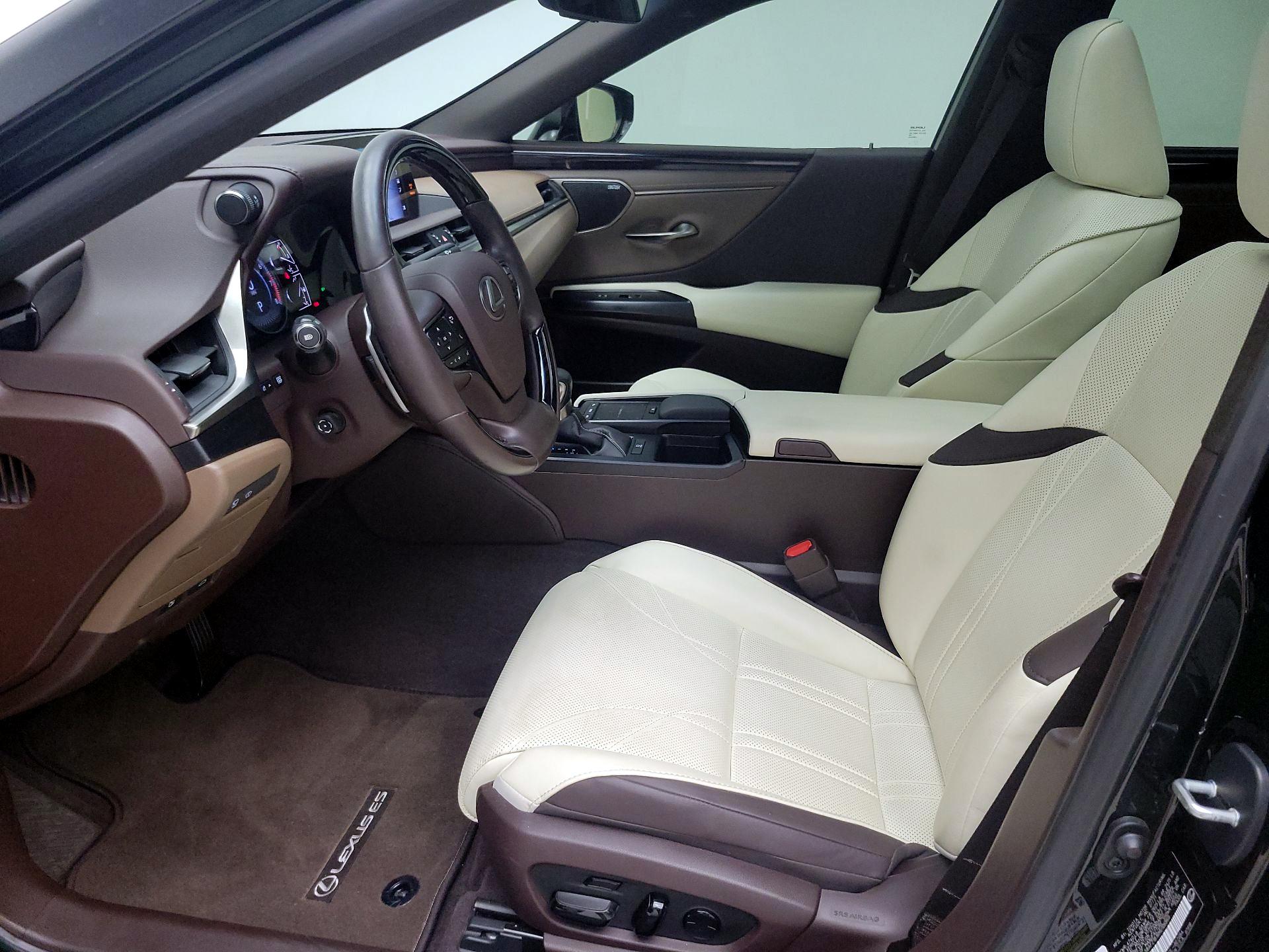 Thumbnail: 2021 Lexus ES - 11