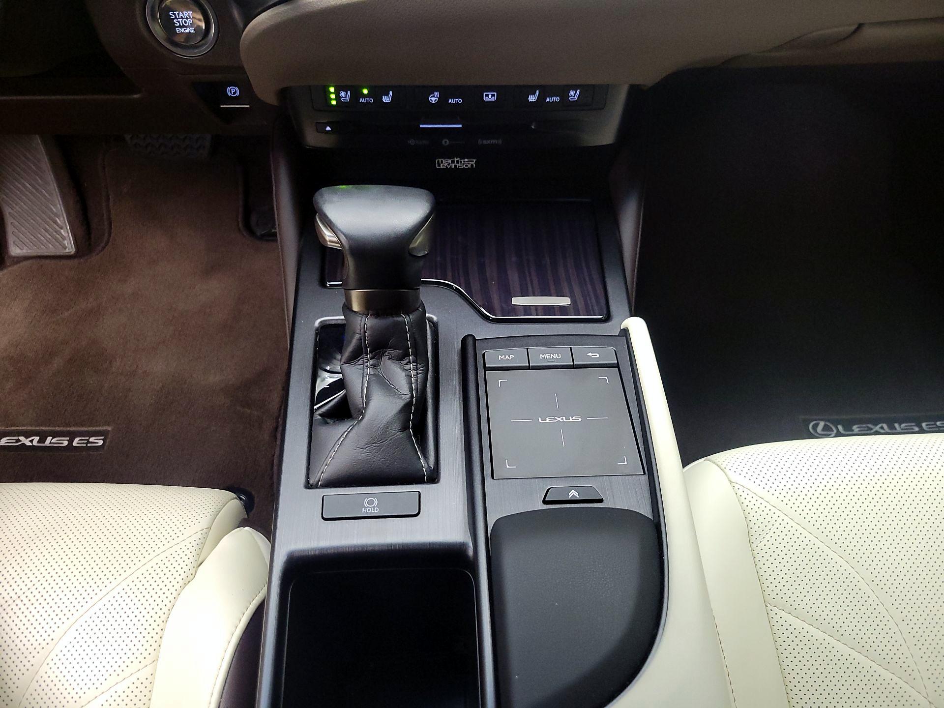 Thumbnail: 2021 Lexus ES - 18