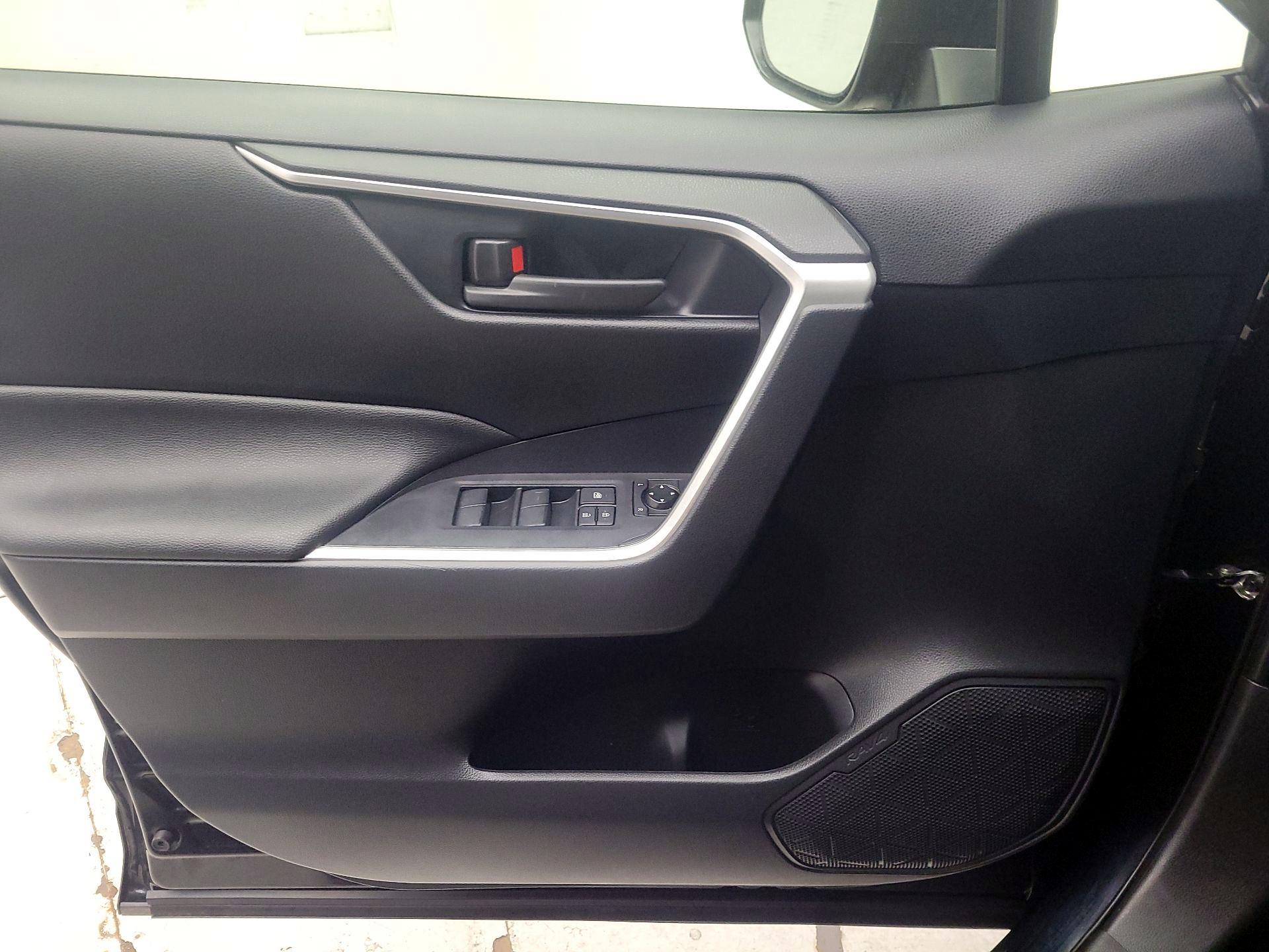Thumbnail: 2023 Toyota RAV4 - 12