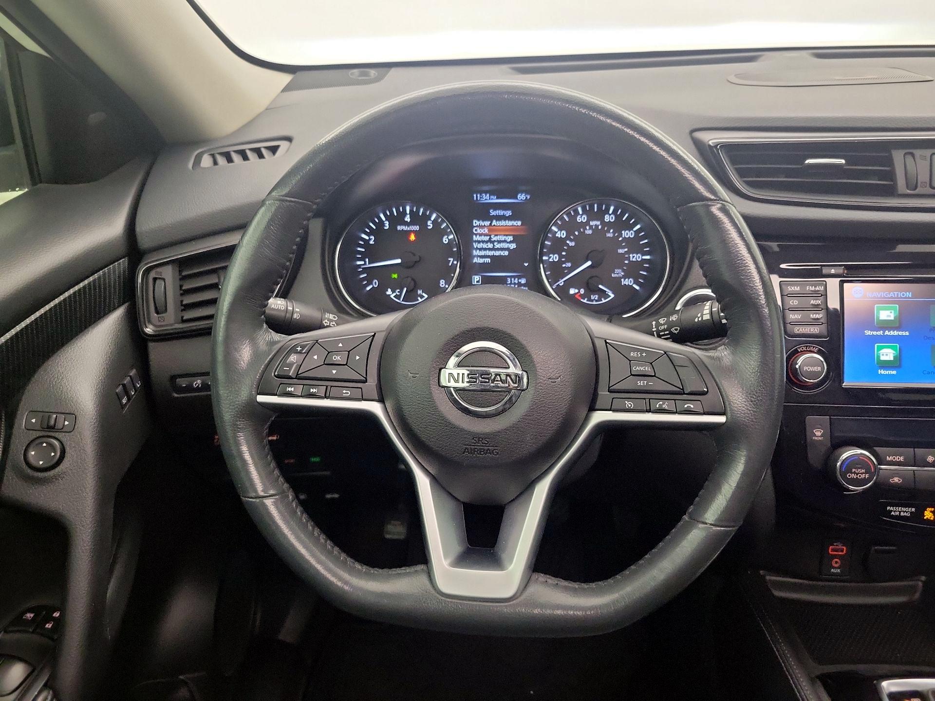 Thumbnail: 2017 Nissan Rogue - 10