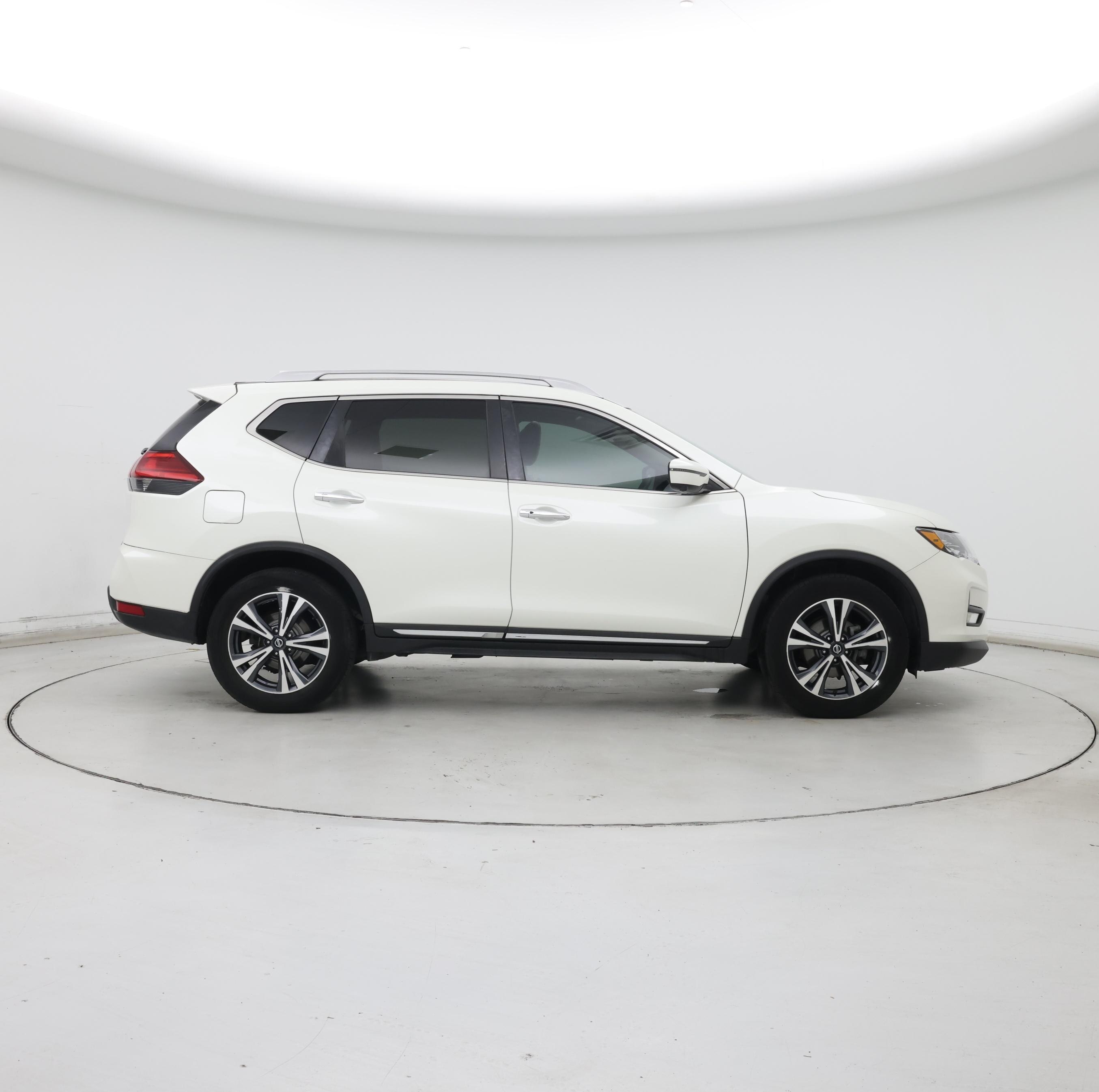 Thumbnail: 2017 Nissan Rogue - 7