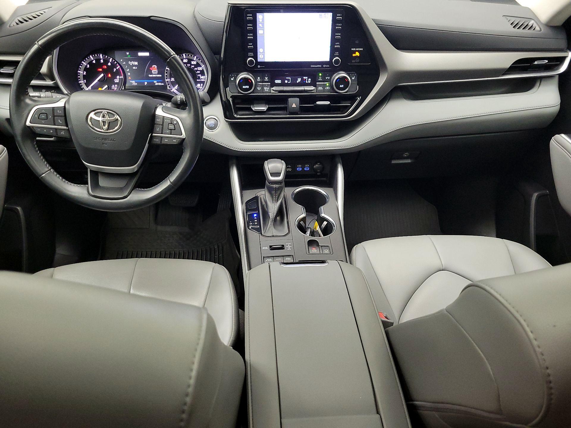 Thumbnail: 2022 Toyota Highlander - 9
