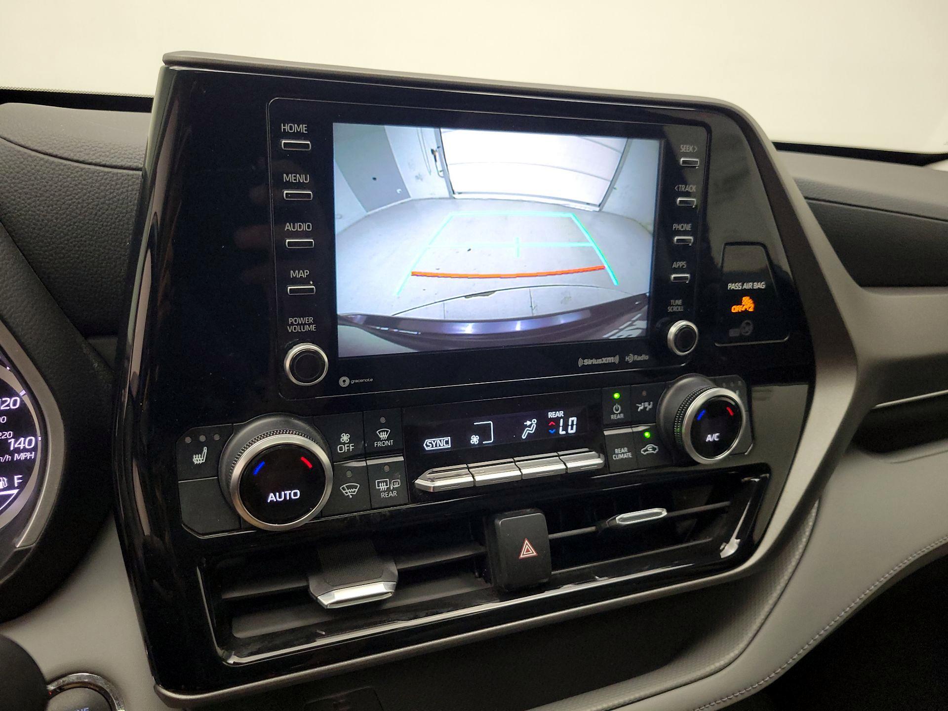 Thumbnail: 2022 Toyota Highlander - 15