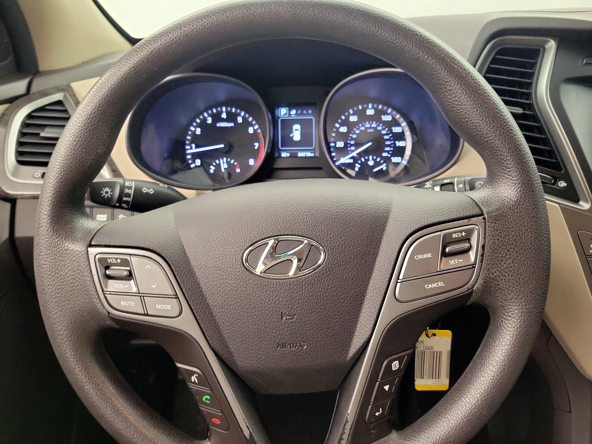 Thumbnail: 2017 Hyundai Santa Fe - 10