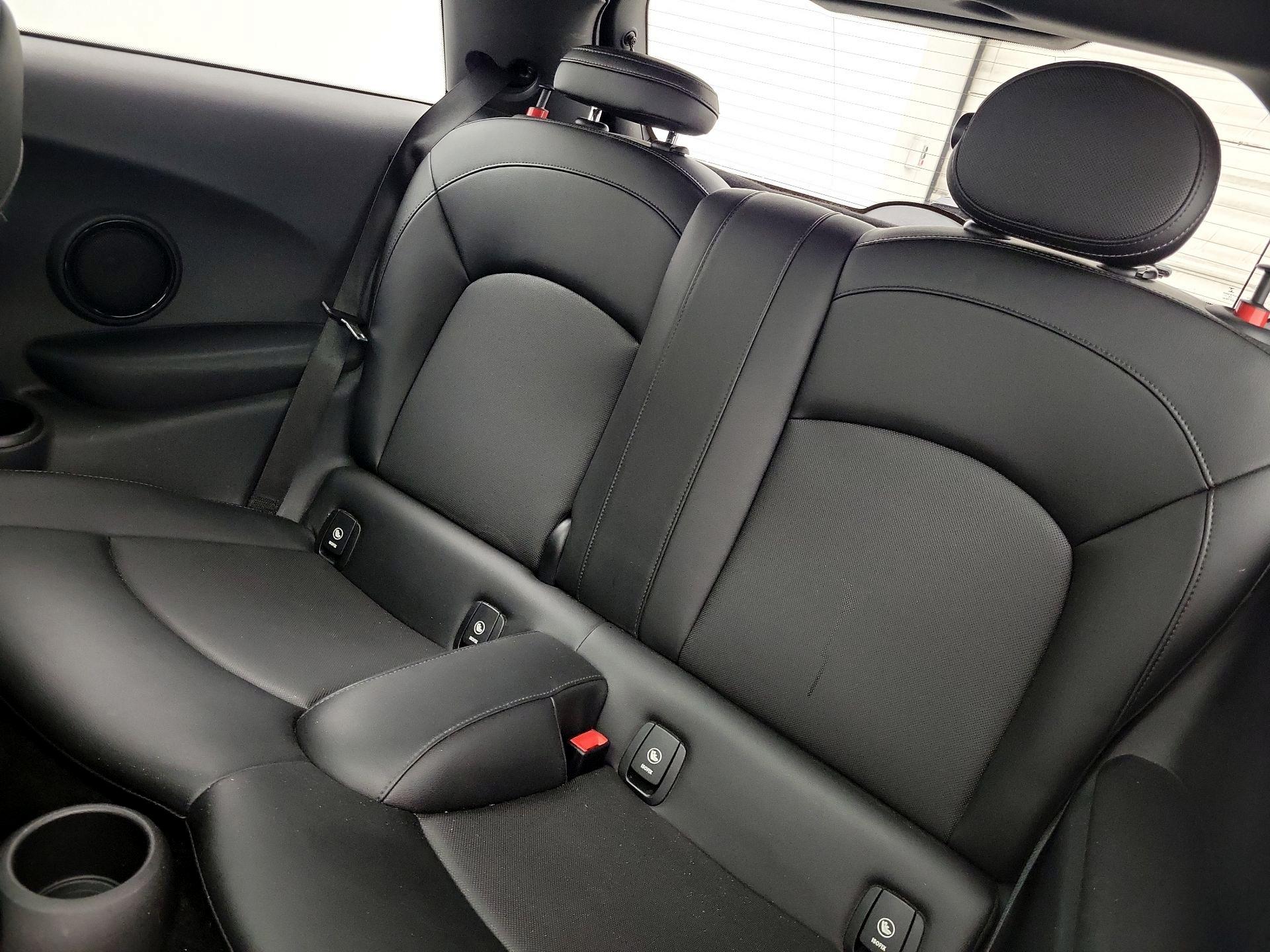 Thumbnail: 2016 MINI Cooper Hardtop - 17