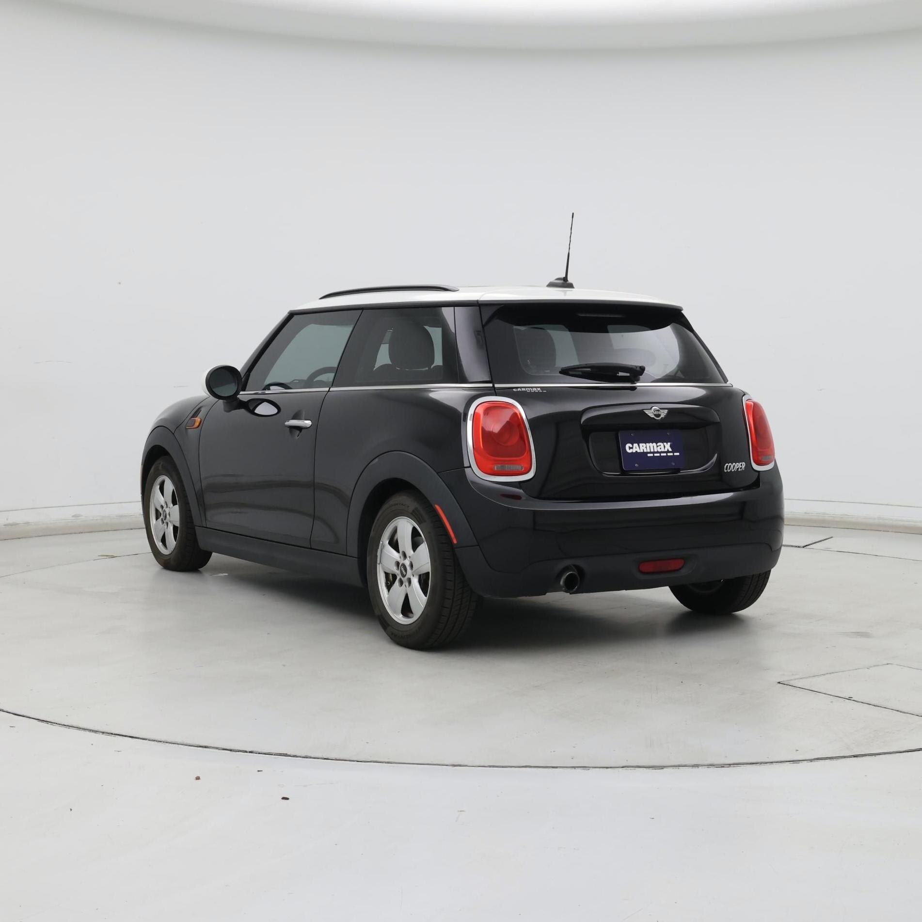 Thumbnail: 2016 MINI Cooper Hardtop - 2