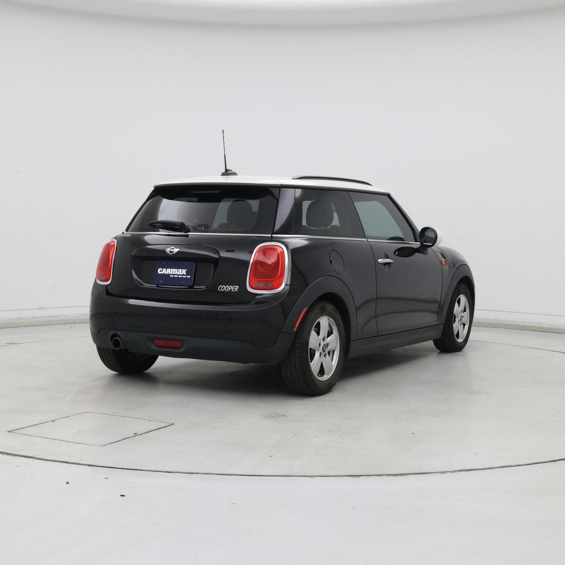 Thumbnail: 2016 MINI Cooper Hardtop - 8