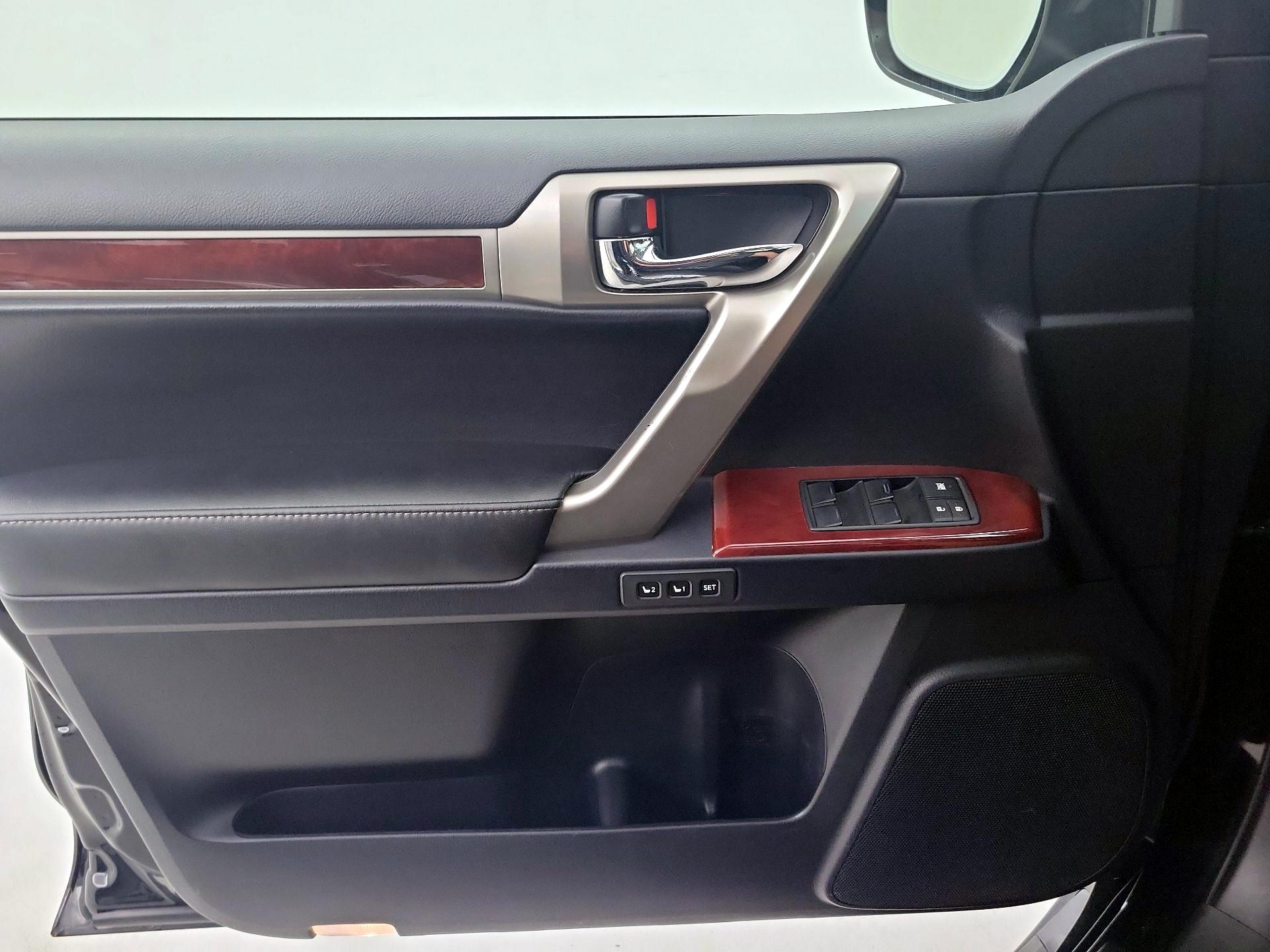 Thumbnail: 2013 Lexus GX - 12