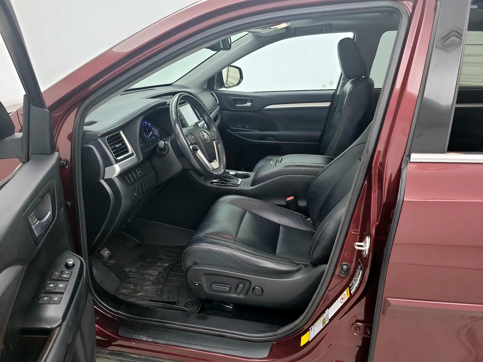 Thumbnail: 2014 Toyota Highlander - 11
