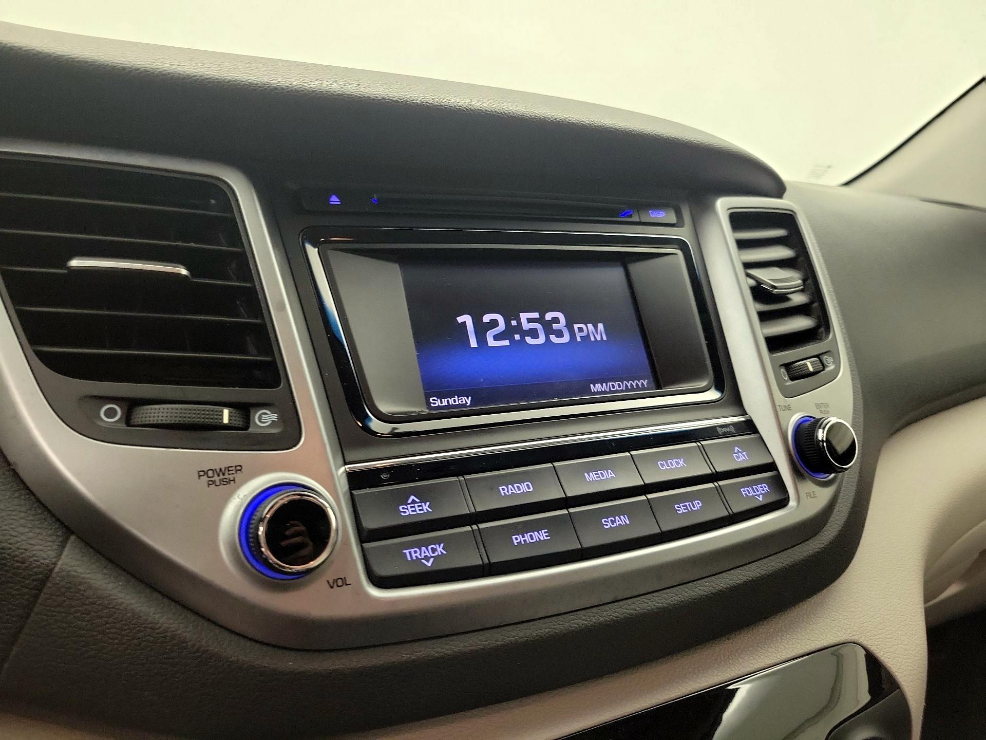 Thumbnail: 2016 Hyundai Tucson - 15