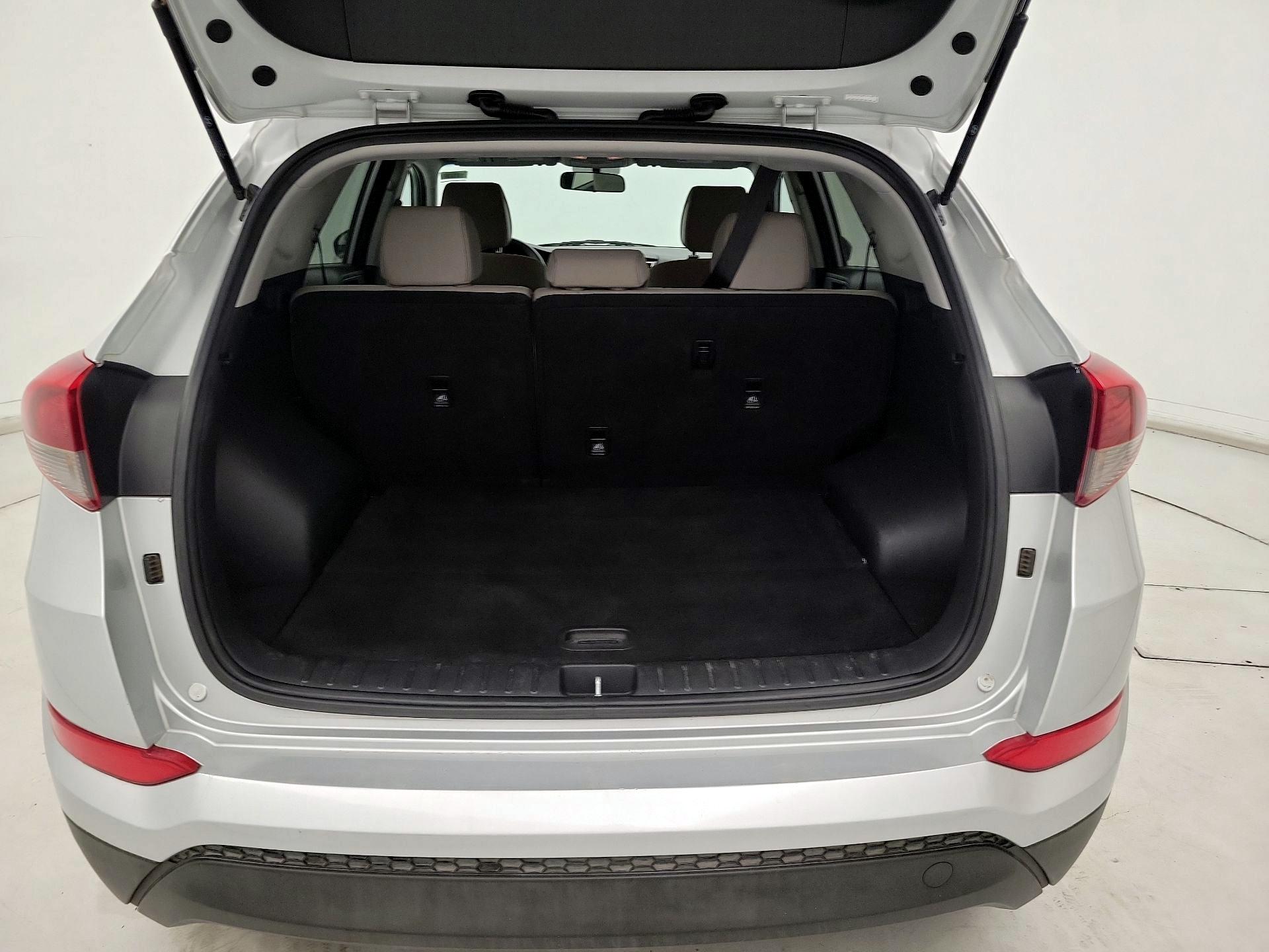 Thumbnail: 2016 Hyundai Tucson - 20
