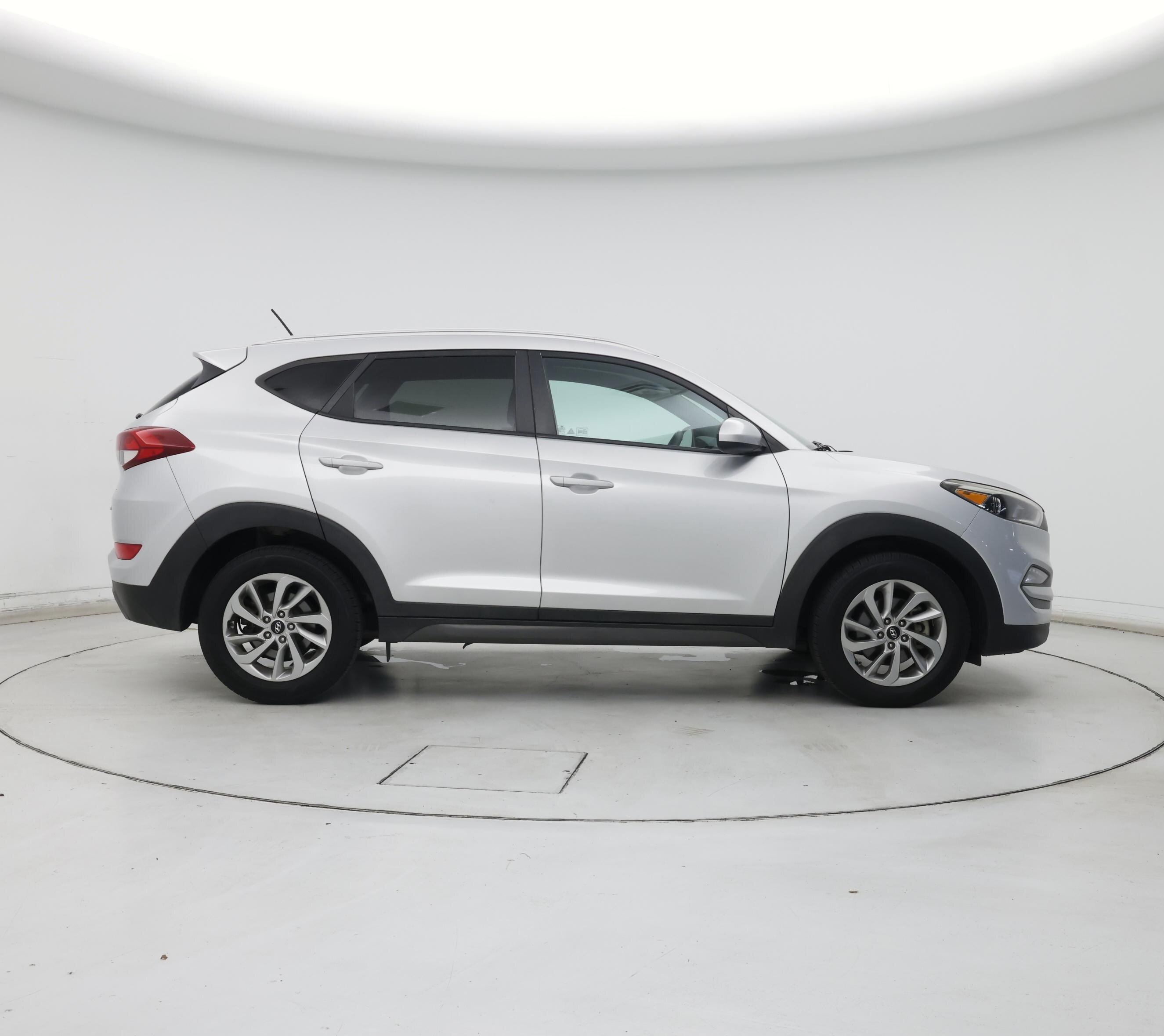 Thumbnail: 2016 Hyundai Tucson - 7