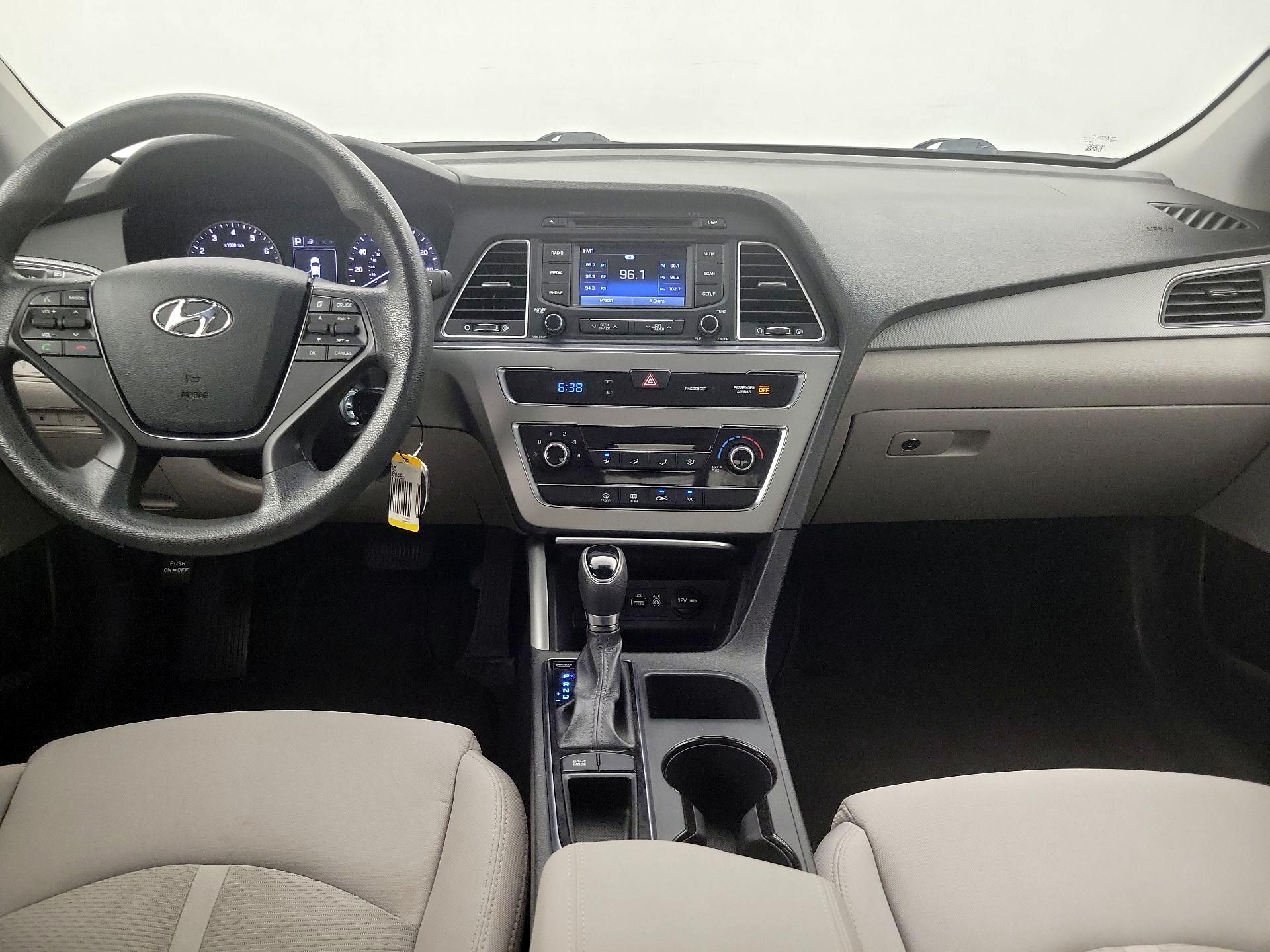 Thumbnail: 2015 Hyundai Sonata - 9