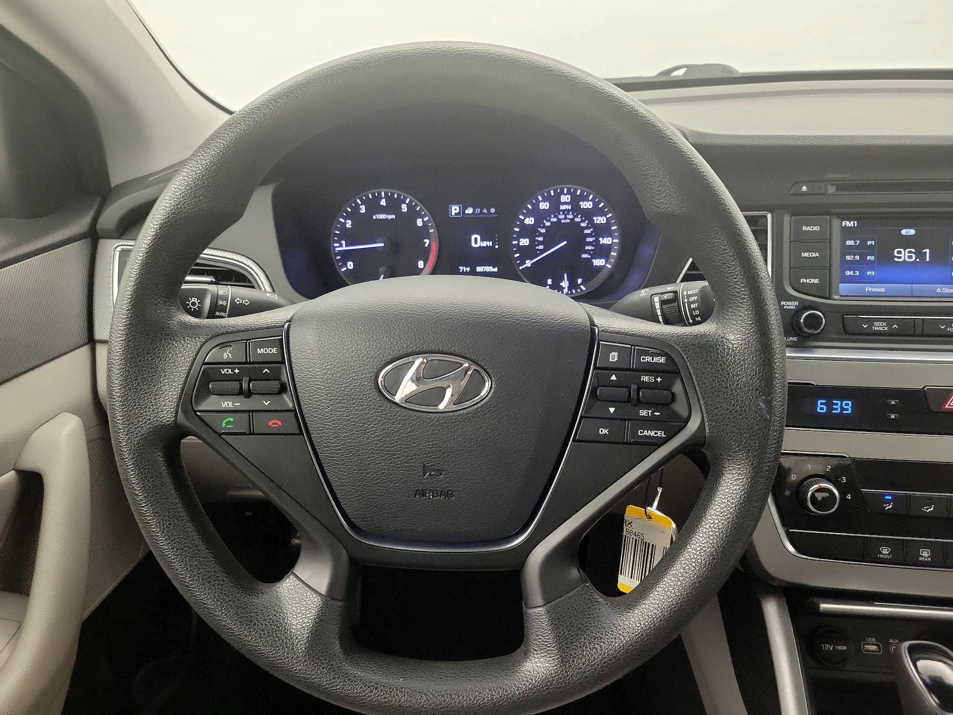 Thumbnail: 2015 Hyundai Sonata - 10