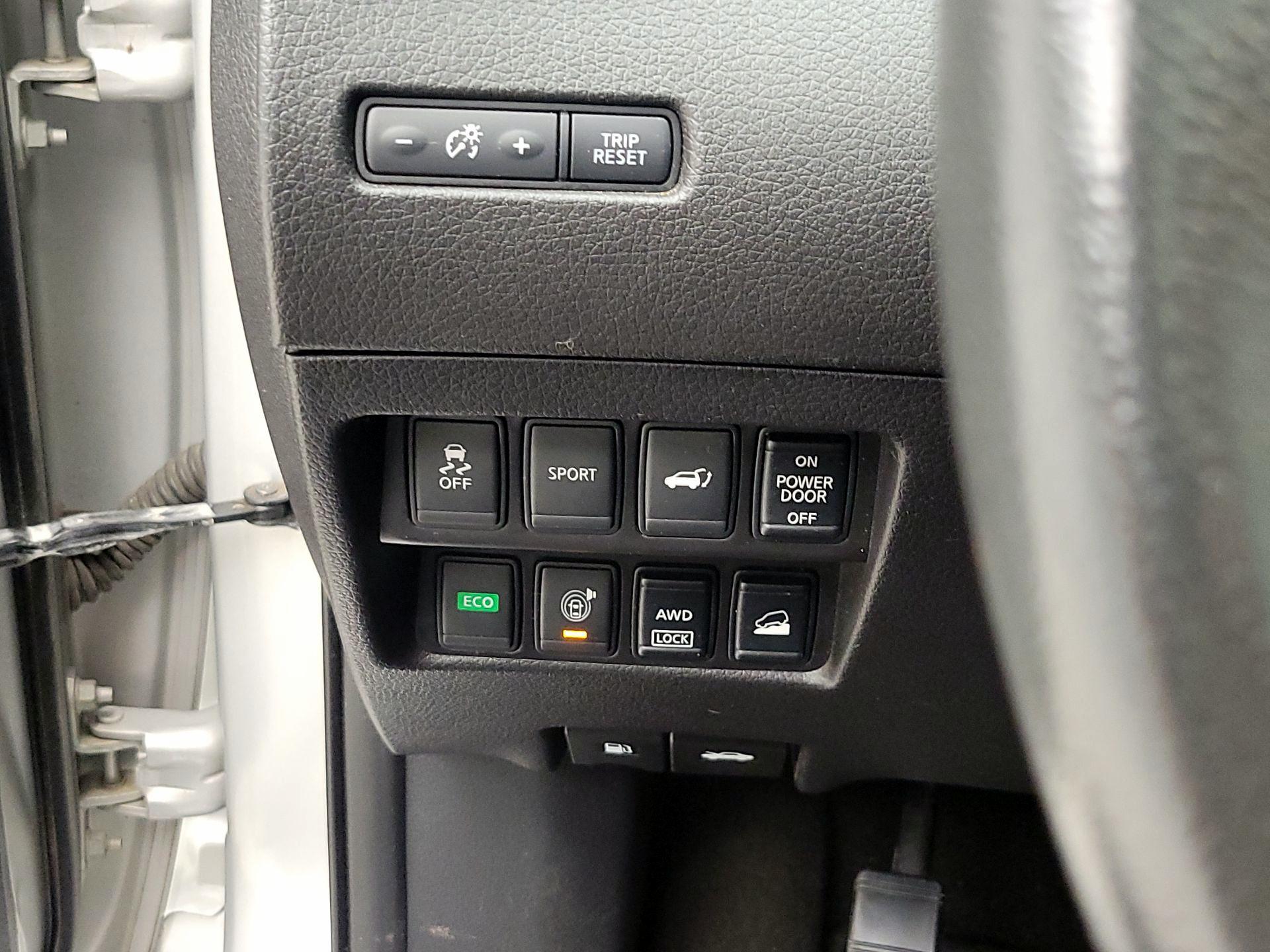 Thumbnail: 2015 Nissan Rogue - 13