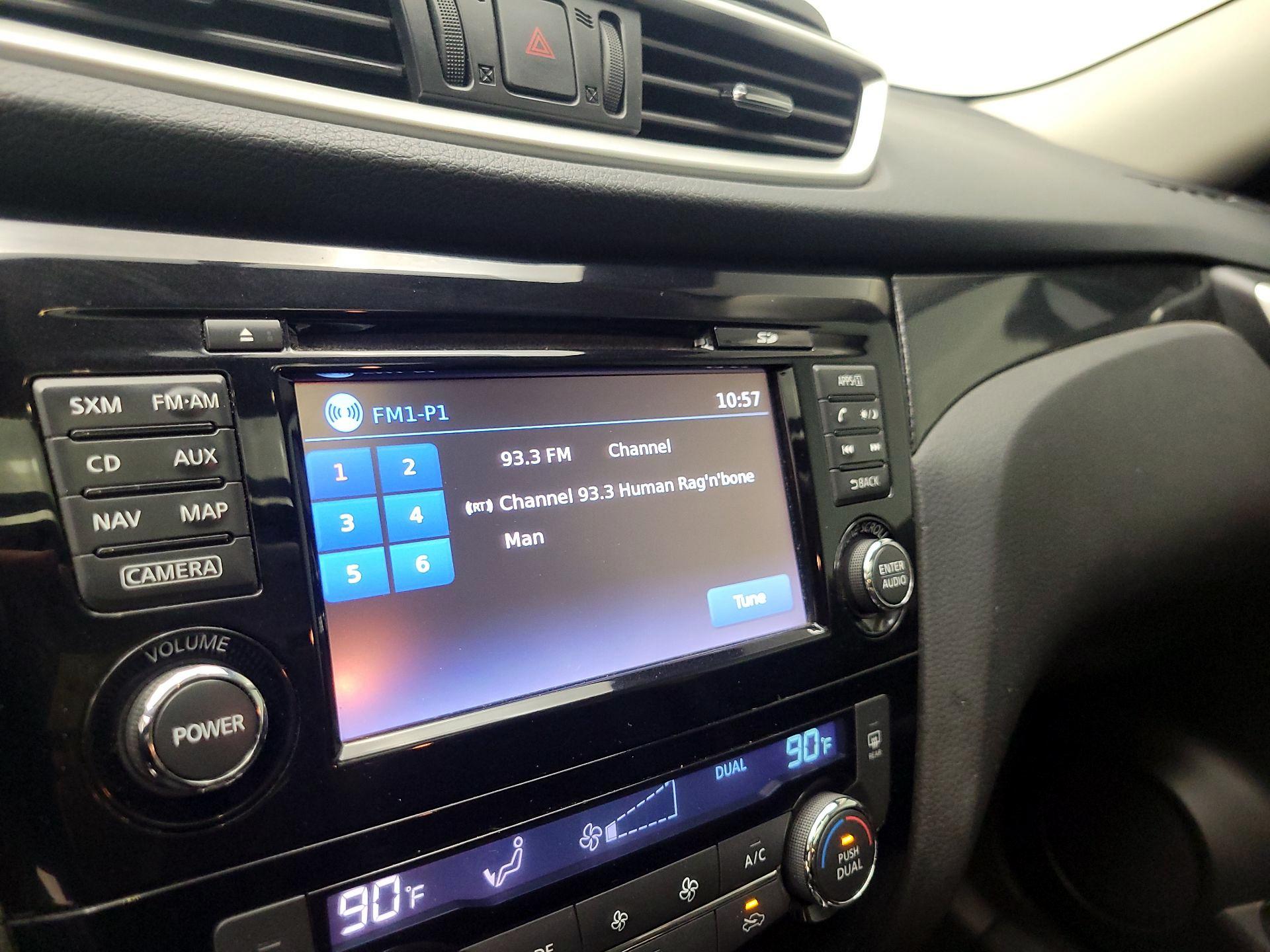 Thumbnail: 2015 Nissan Rogue - 16
