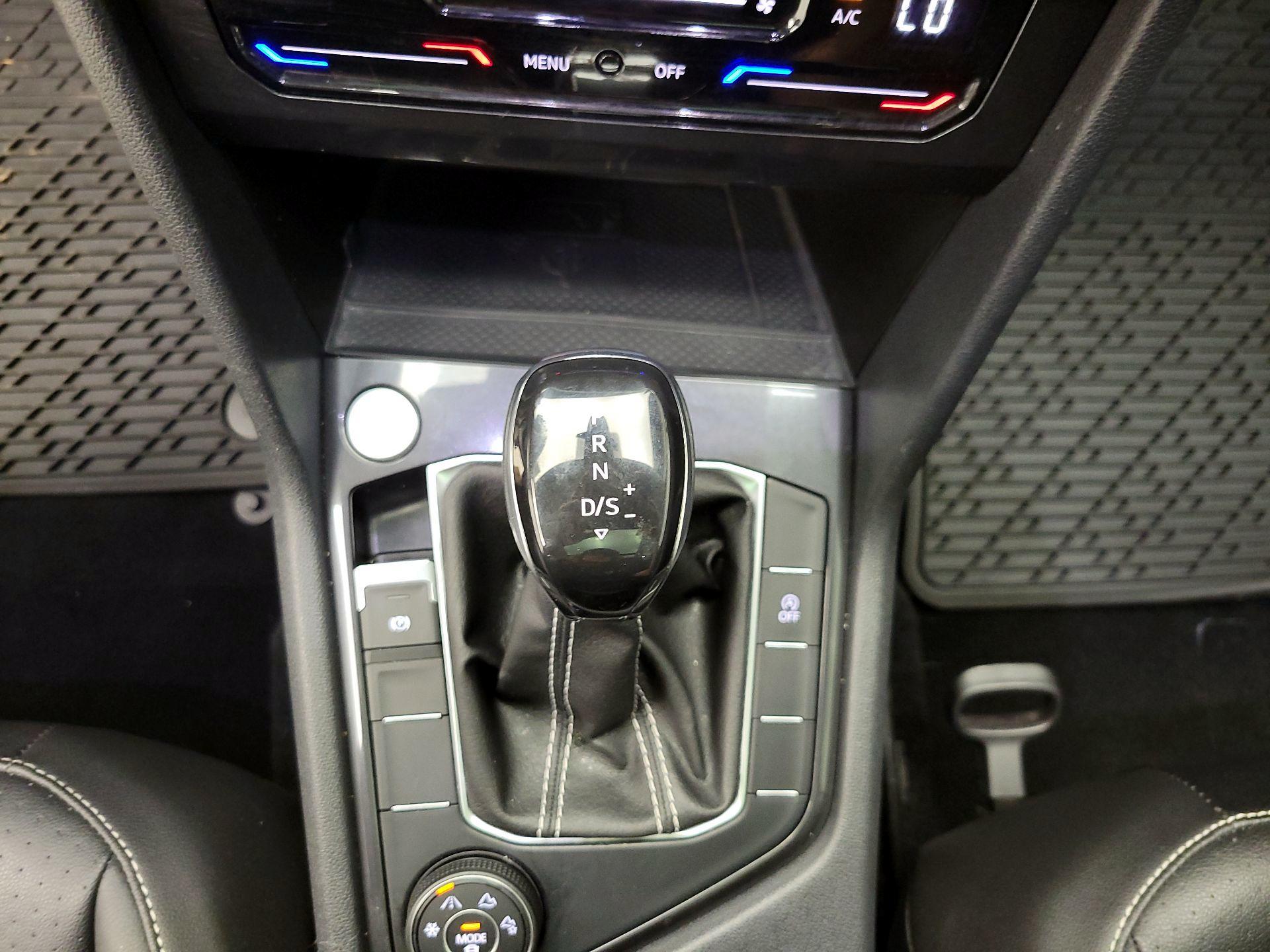 Thumbnail: 2022 Volkswagen Tiguan - 17