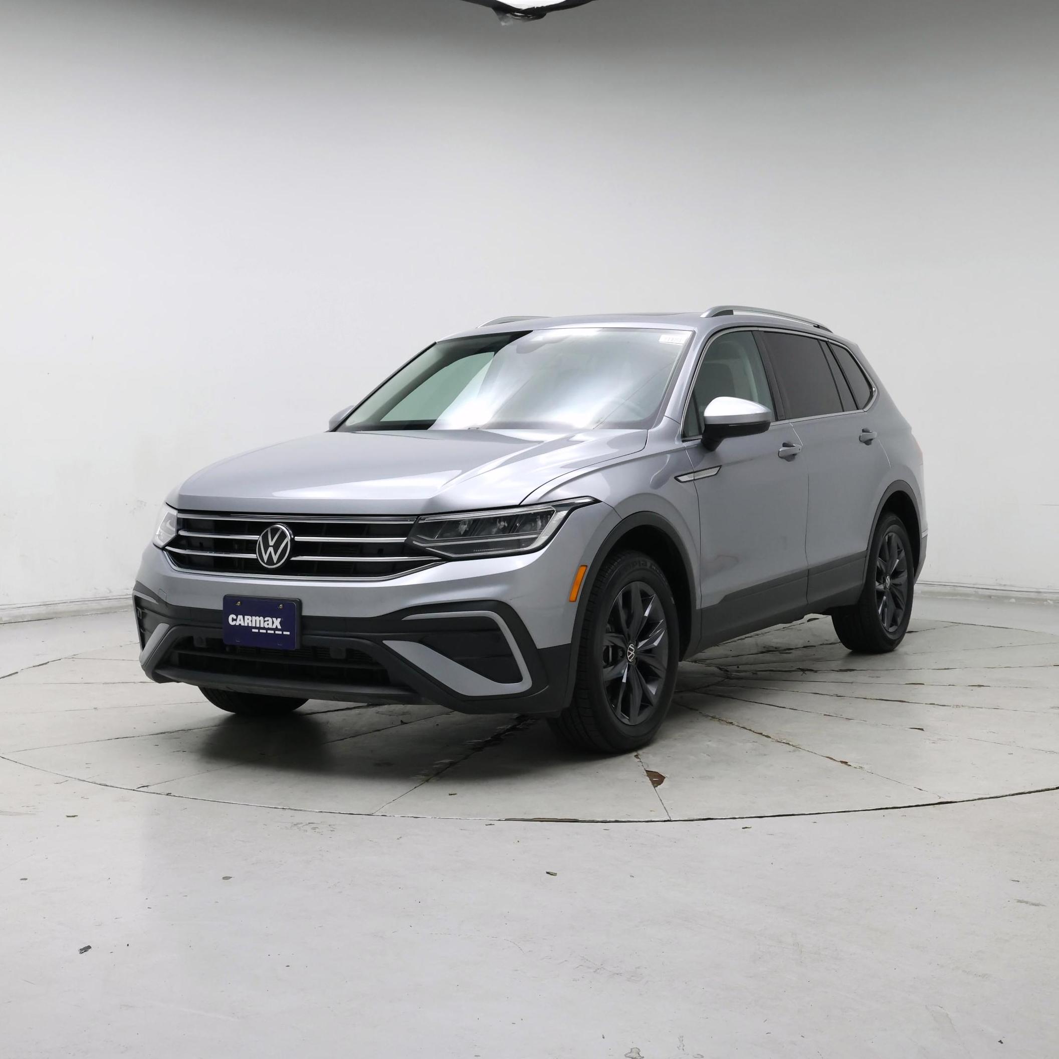 Thumbnail: 2022 Volkswagen Tiguan - 4