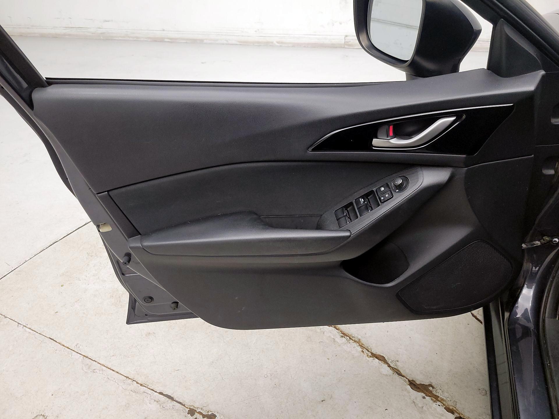 Thumbnail: 2016 Mazda Mazda3 - 12