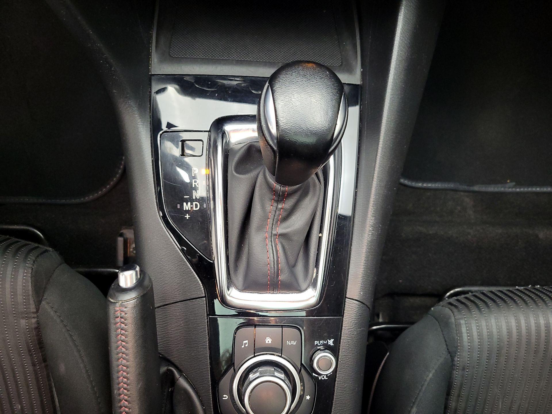 Thumbnail: 2016 Mazda Mazda3 - 17