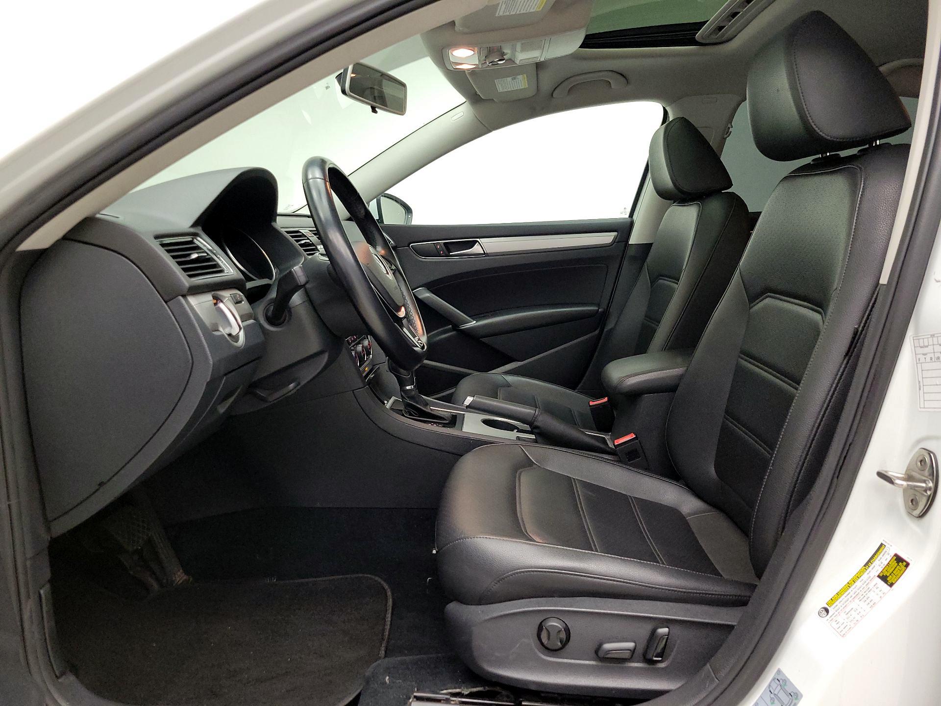 Thumbnail: 2019 Volkswagen Passat - 11