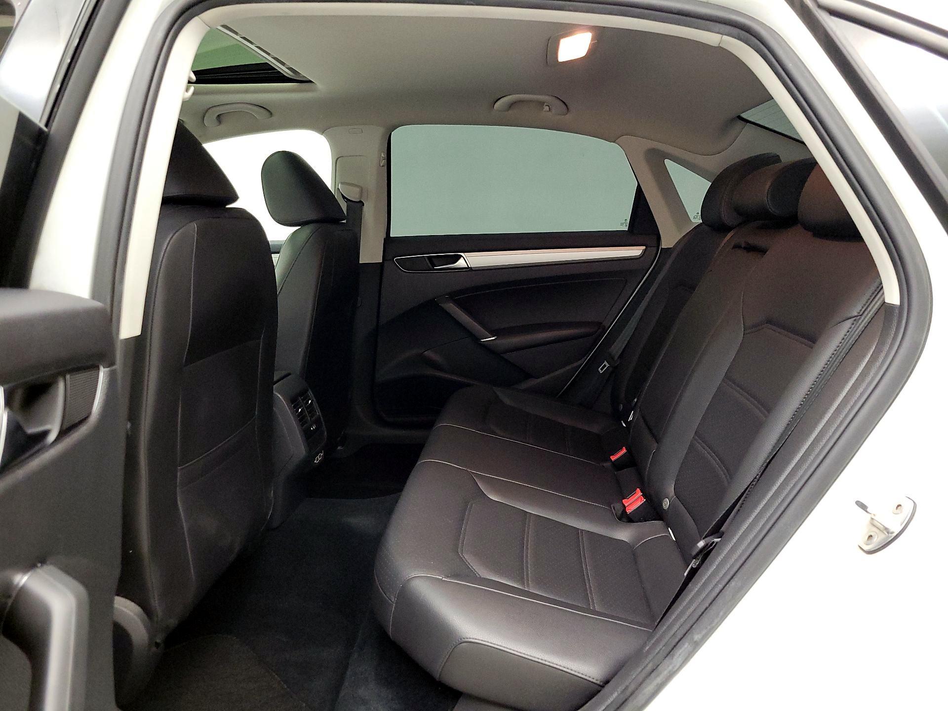 Thumbnail: 2019 Volkswagen Passat - 20