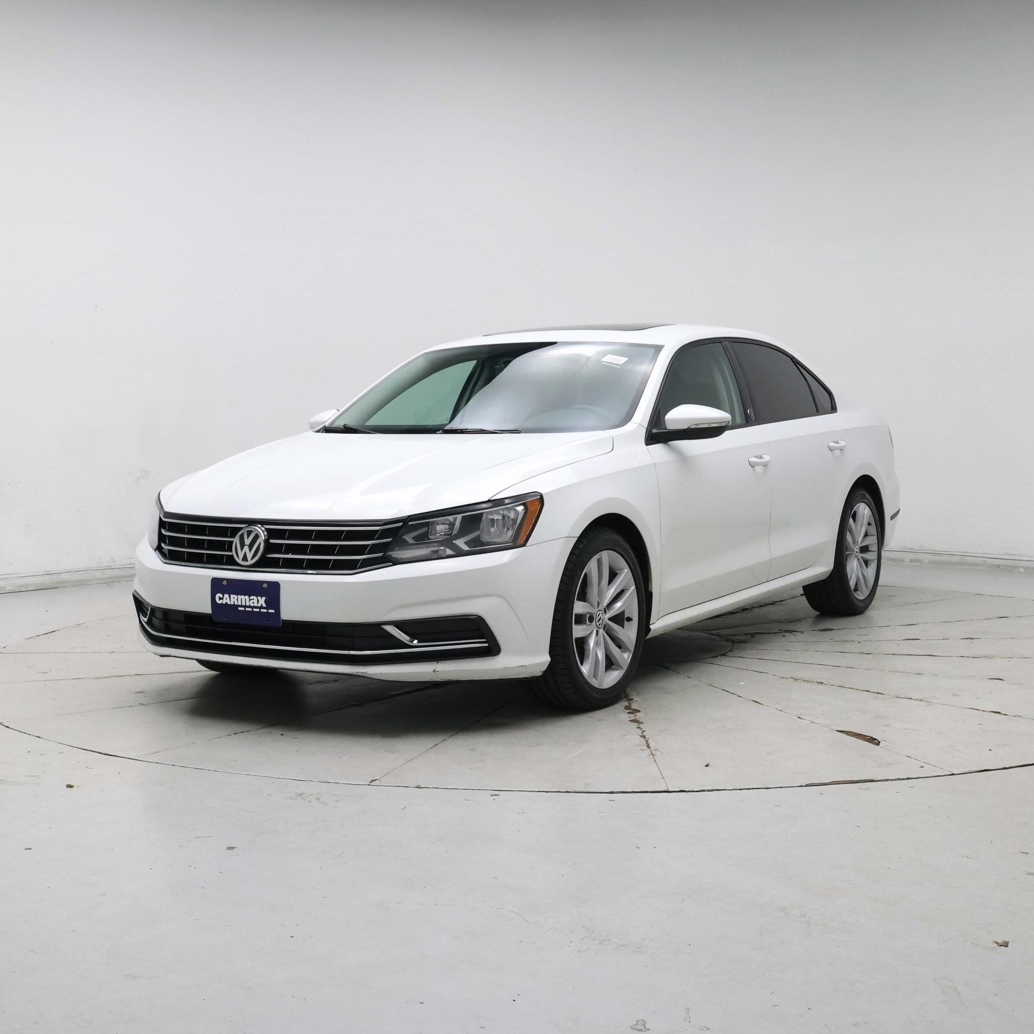 Thumbnail: 2019 Volkswagen Passat - 4