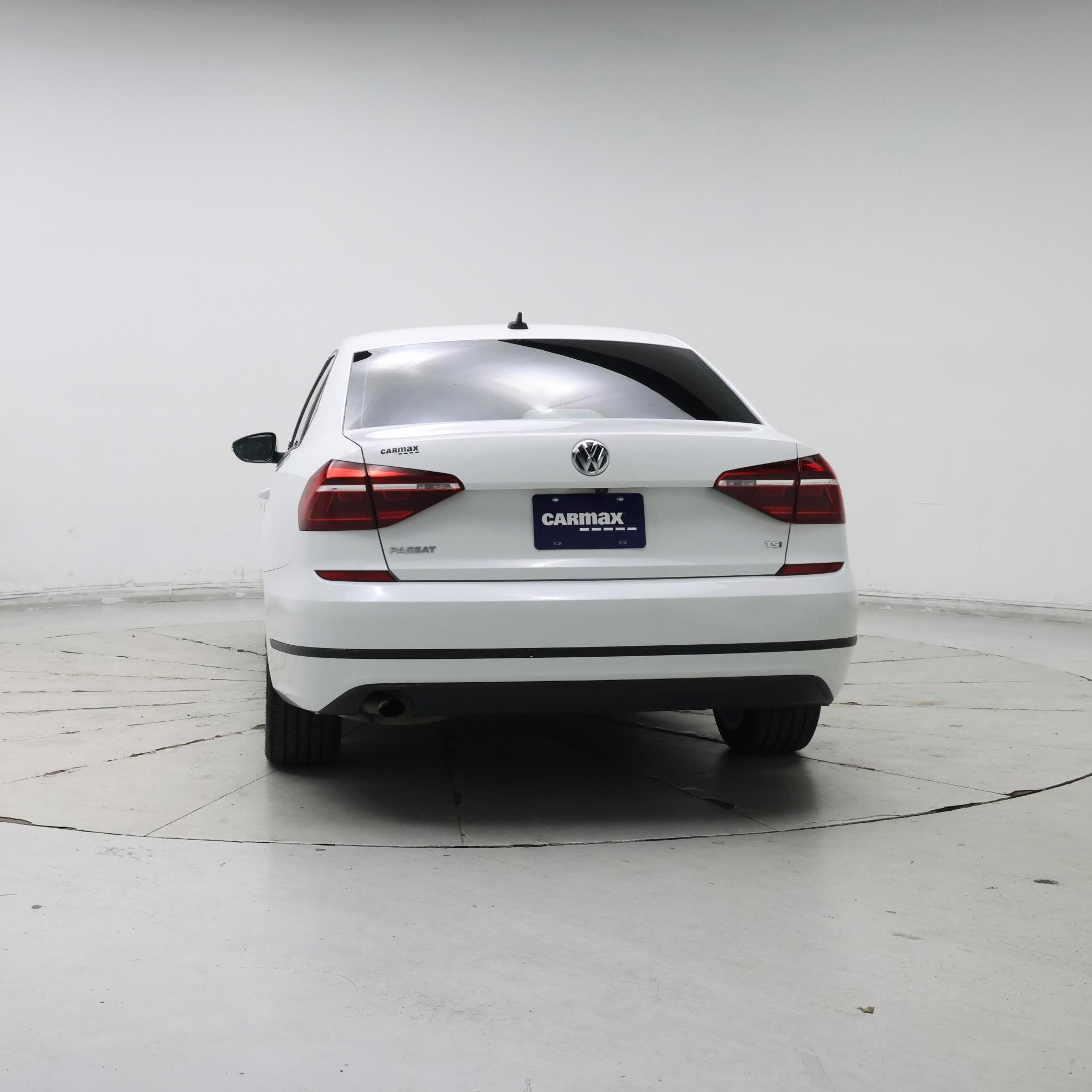 Thumbnail: 2019 Volkswagen Passat - 6