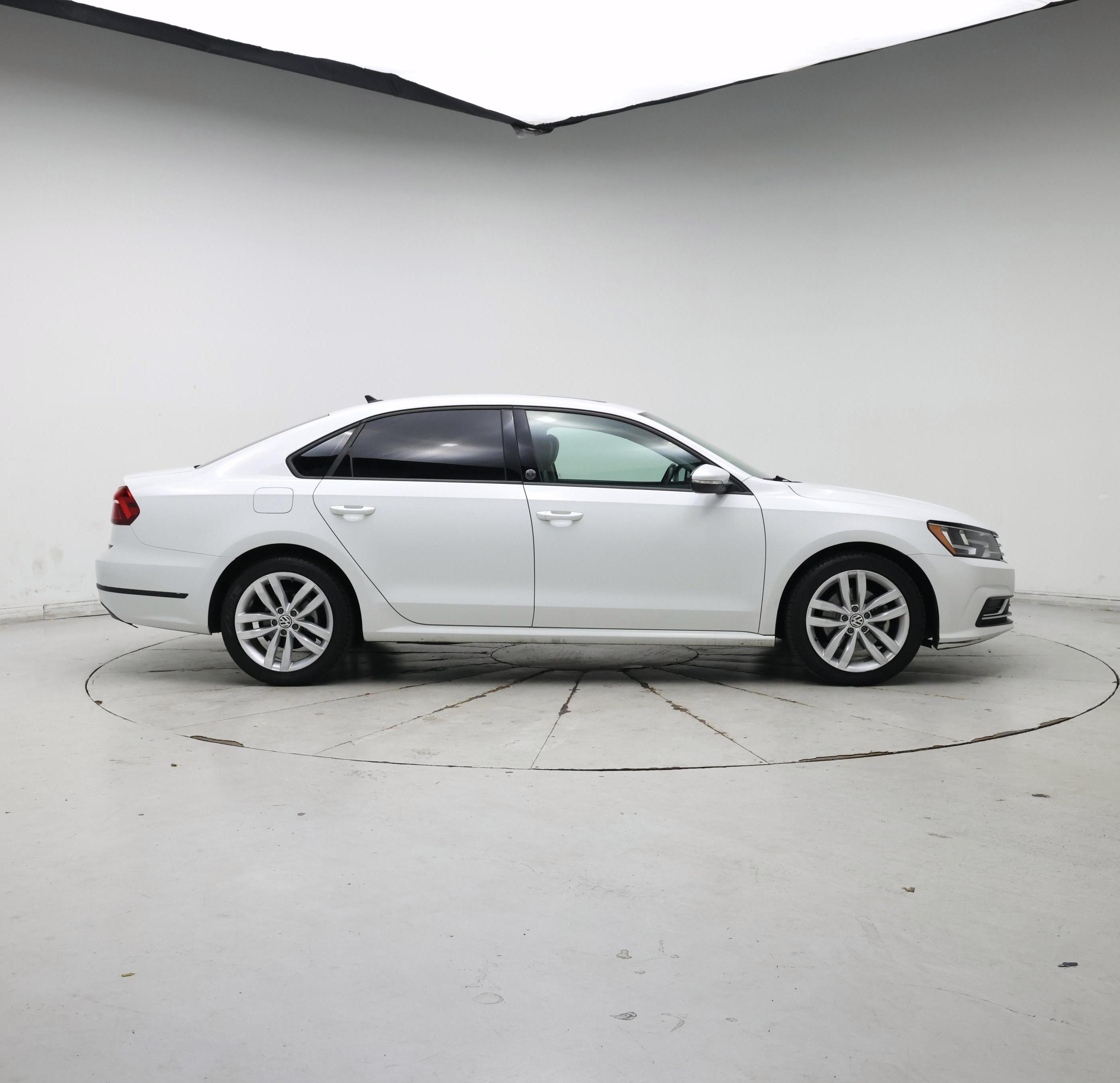 Thumbnail: 2019 Volkswagen Passat - 7