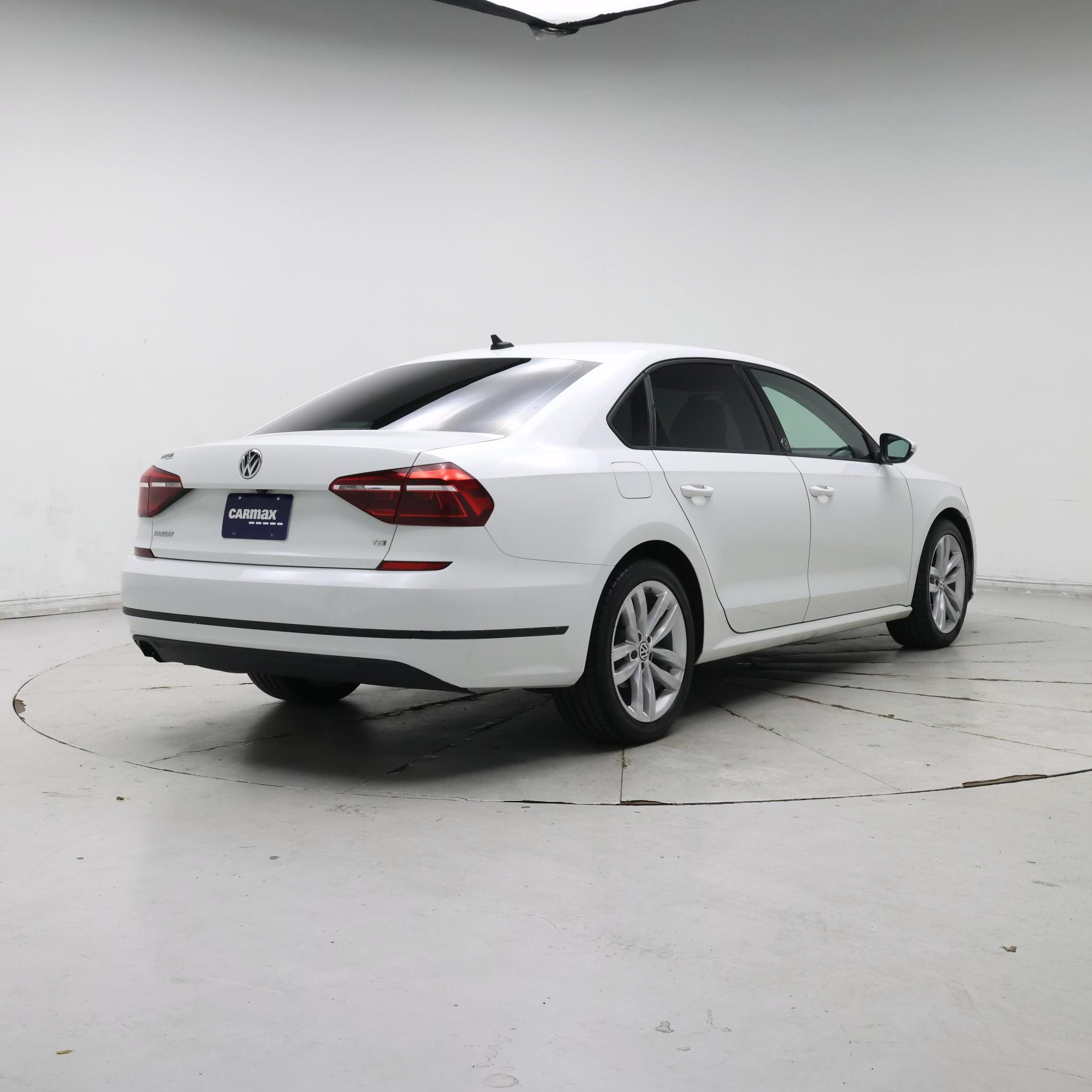 Thumbnail: 2019 Volkswagen Passat - 8