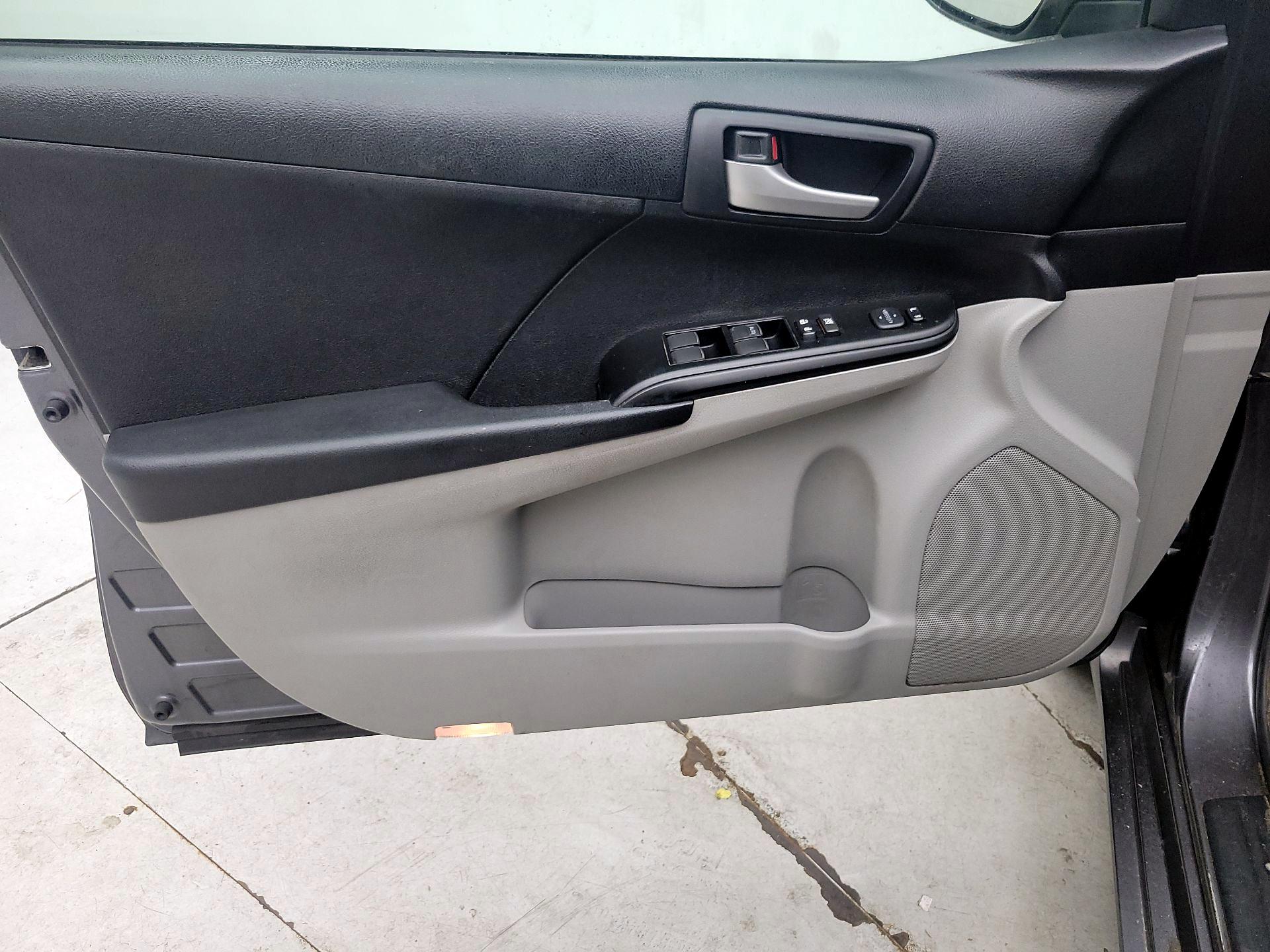 Thumbnail: 2014 Toyota Camry - 12