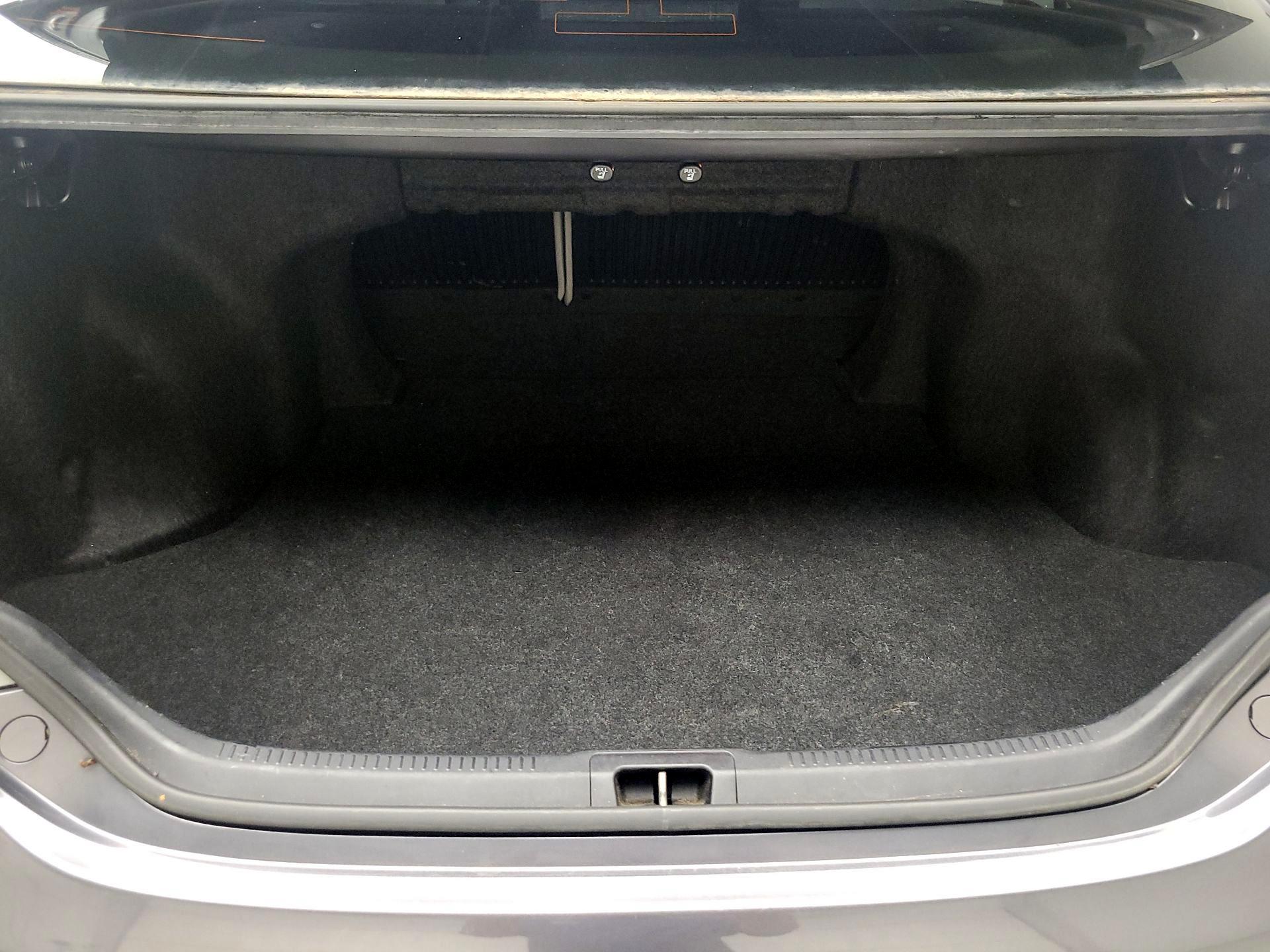 Thumbnail: 2014 Toyota Camry - 20