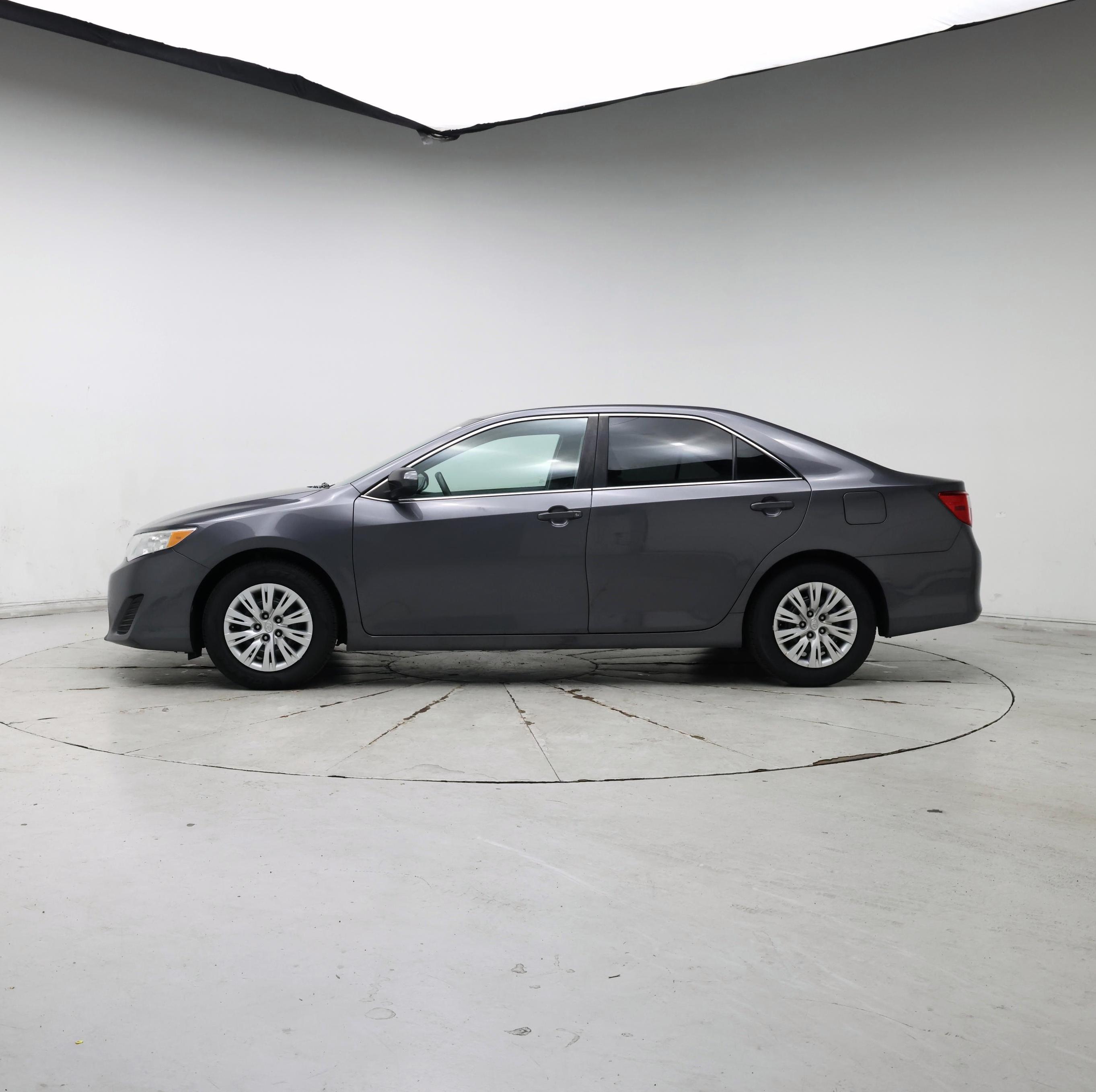 Thumbnail: 2014 Toyota Camry - 3