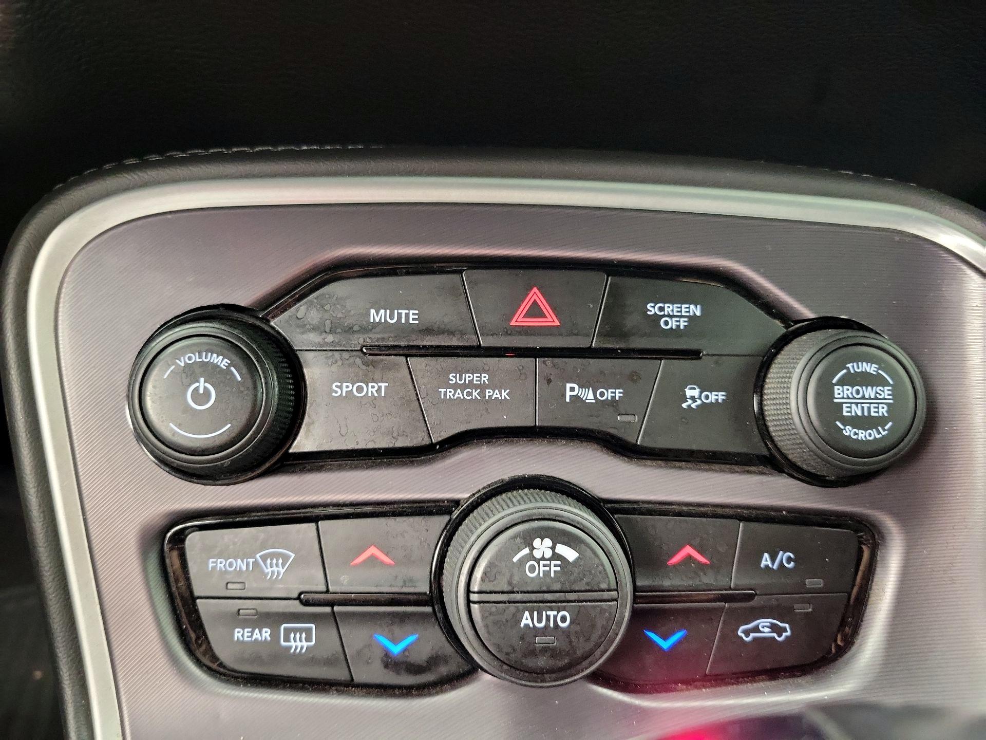 Thumbnail: 2019 Dodge Challenger - 16