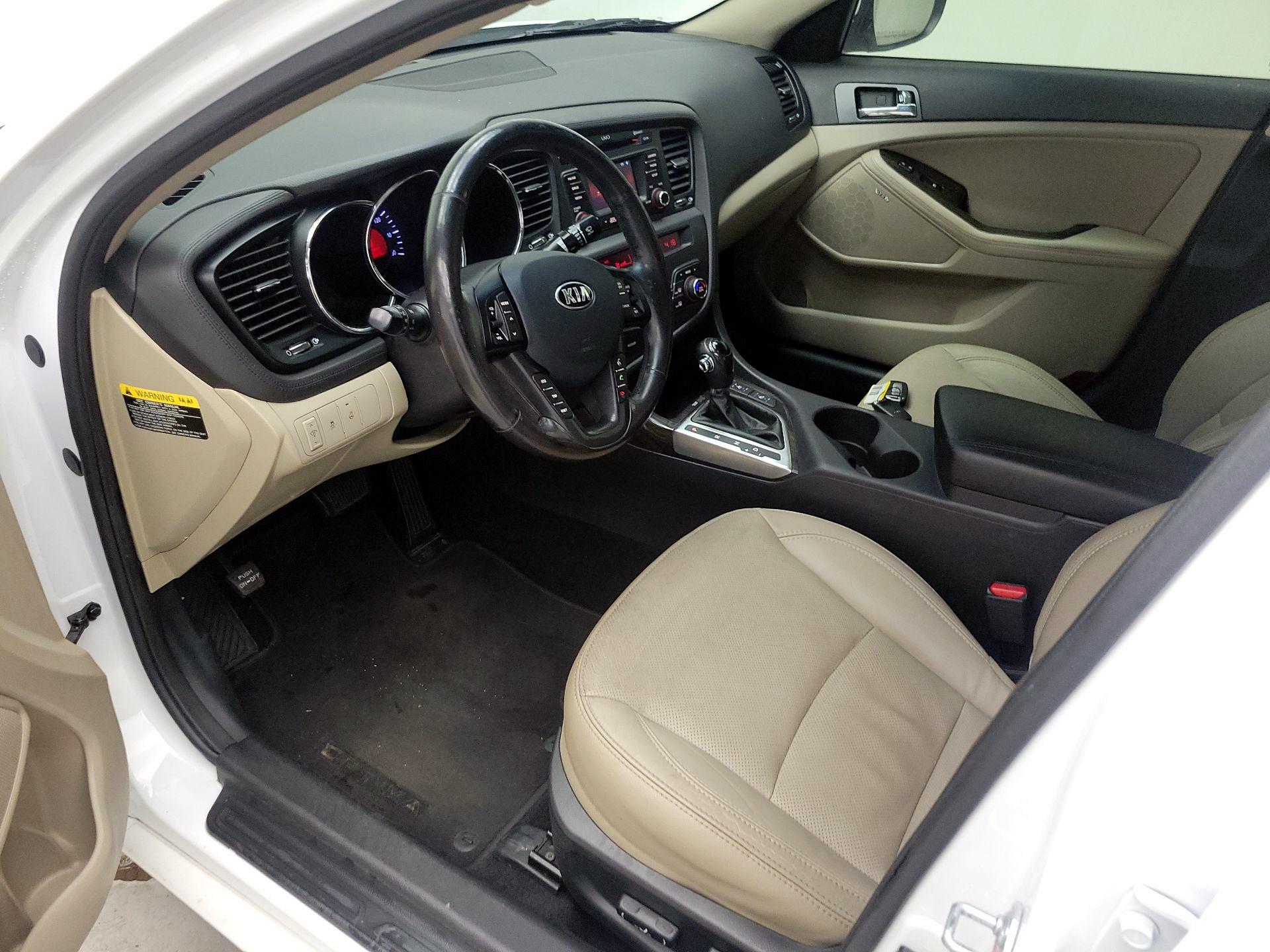 Thumbnail: 2013 Kia Optima - 11