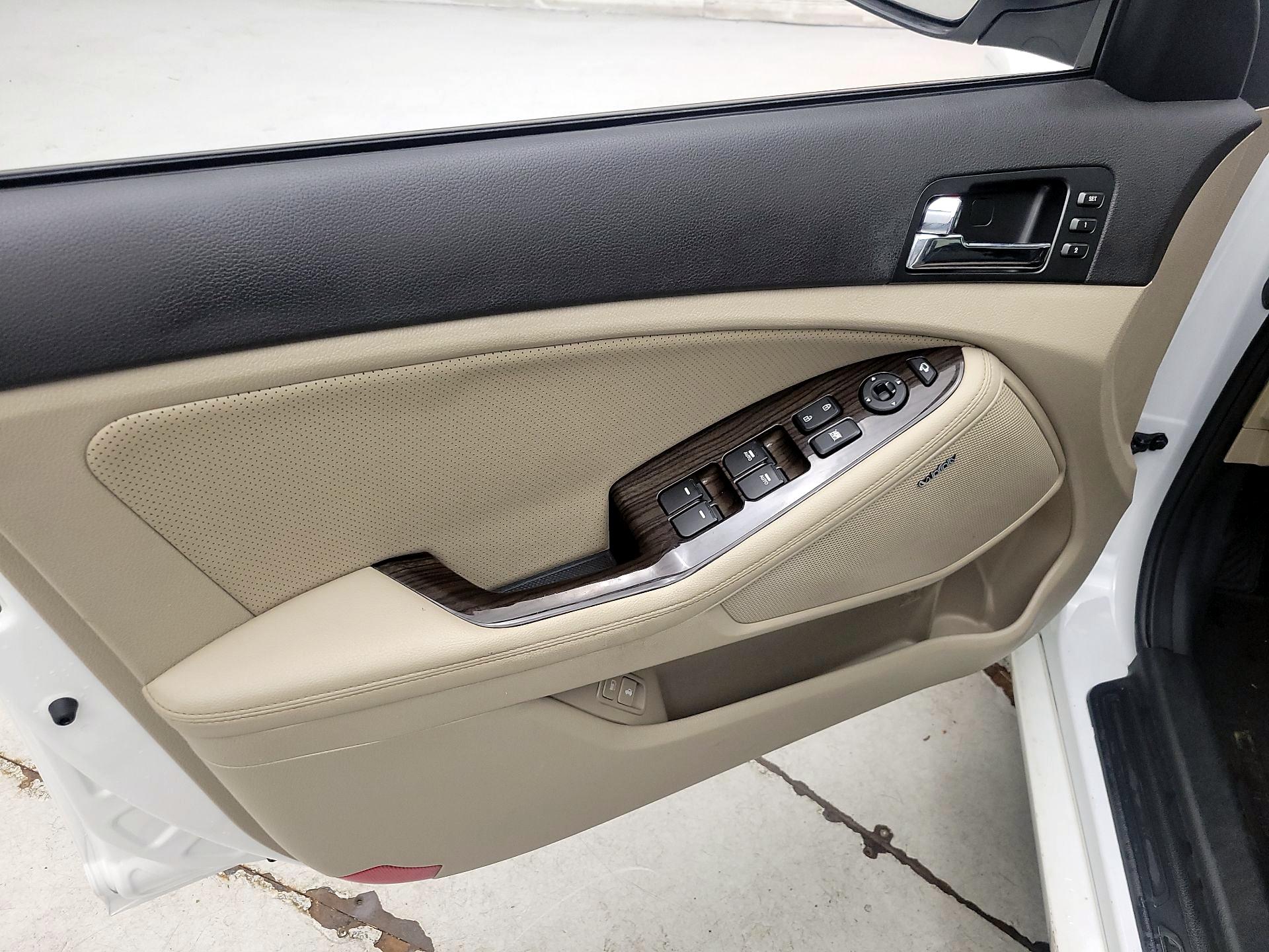 Thumbnail: 2013 Kia Optima - 12