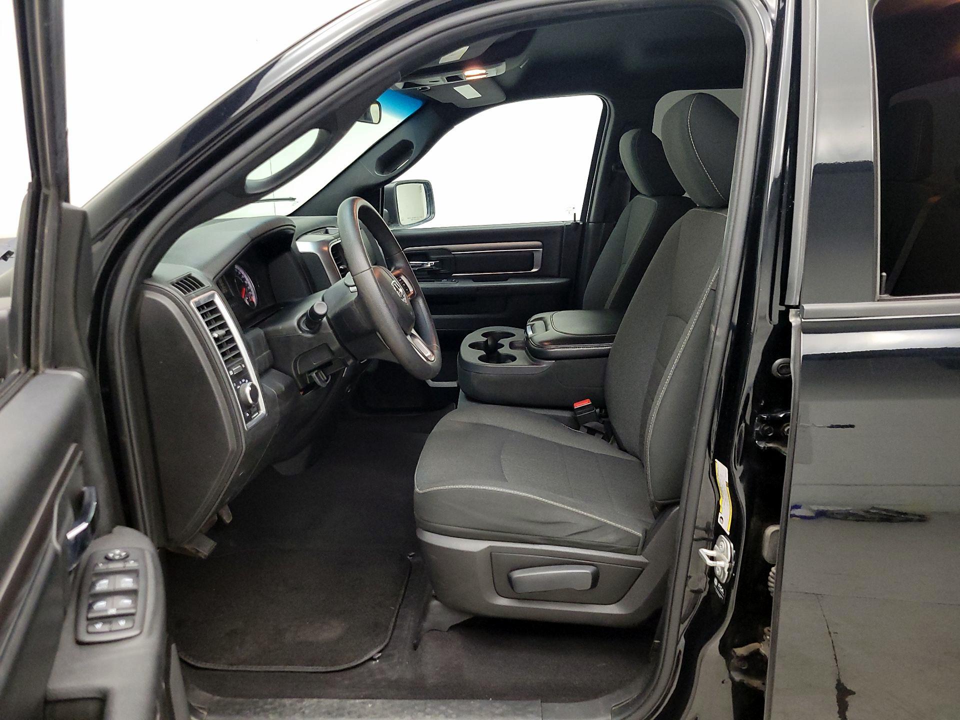 Thumbnail: 2021 RAM 1500 Classic - 11