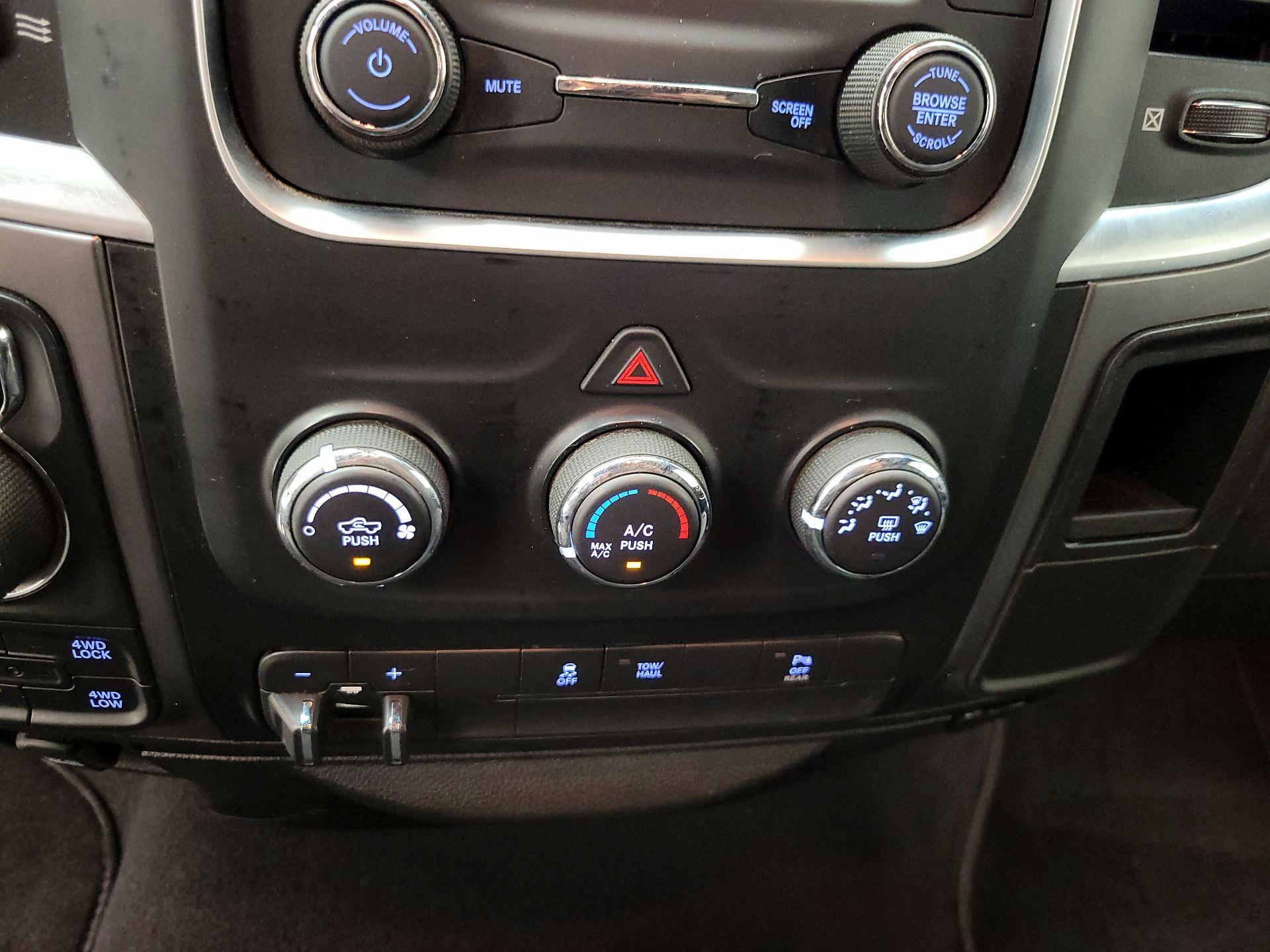 Thumbnail: 2021 RAM 1500 Classic - 16