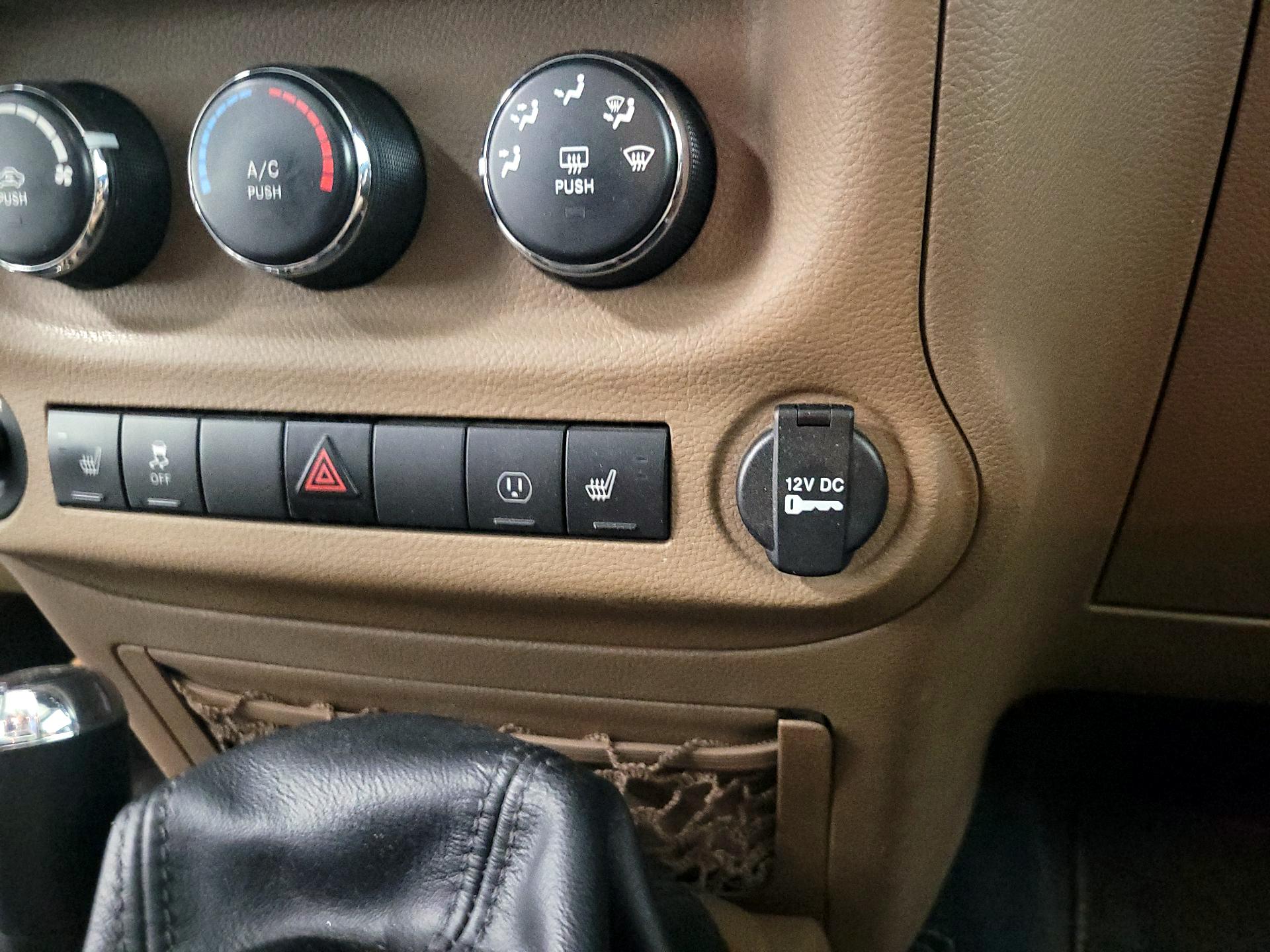Thumbnail: 2014 Jeep Wrangler - 18