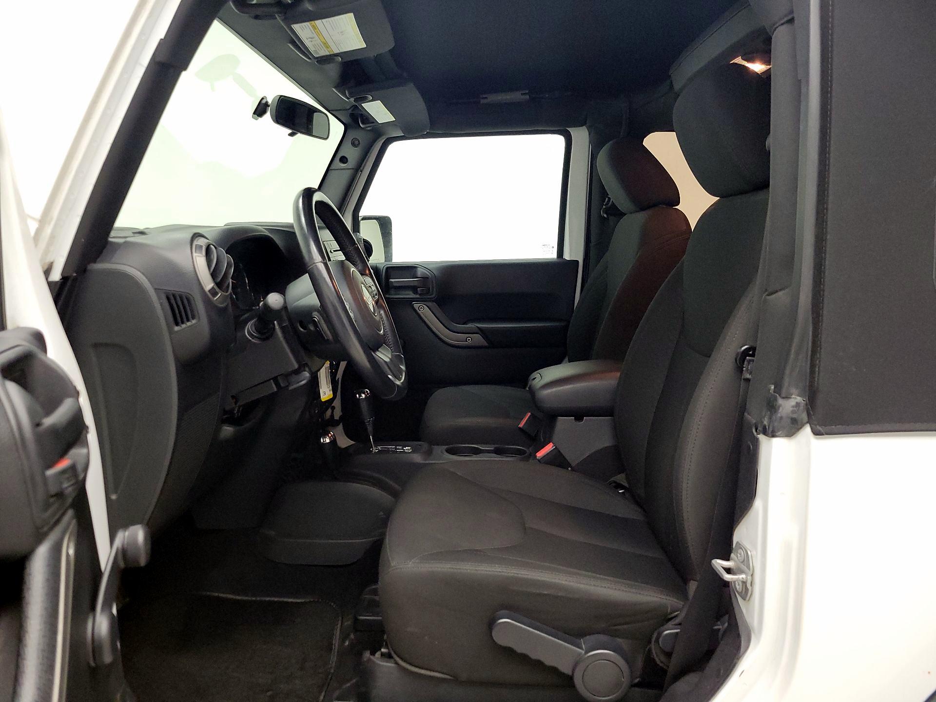 Thumbnail: 2016 Jeep Wrangler - 11