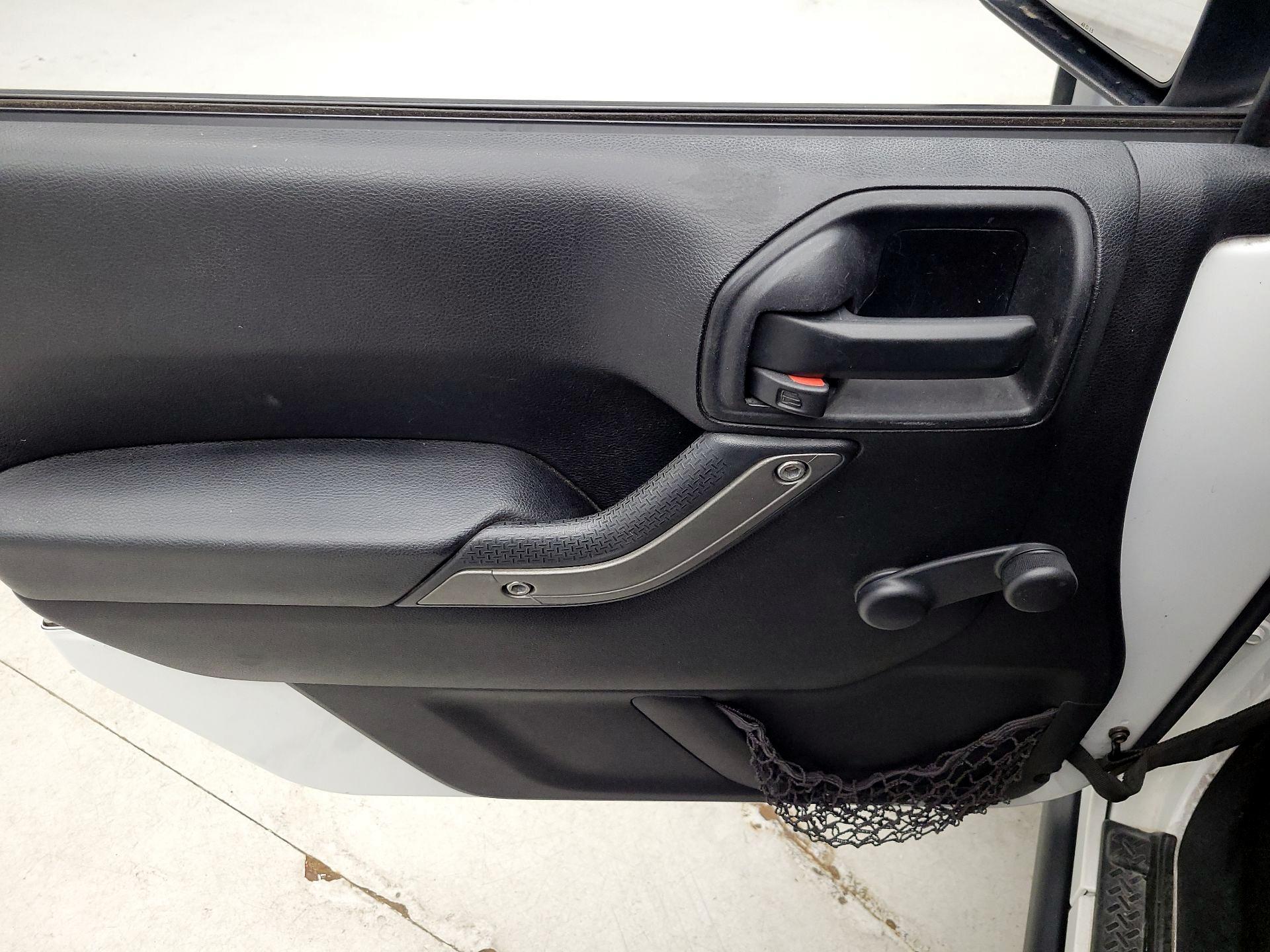 Thumbnail: 2016 Jeep Wrangler - 12