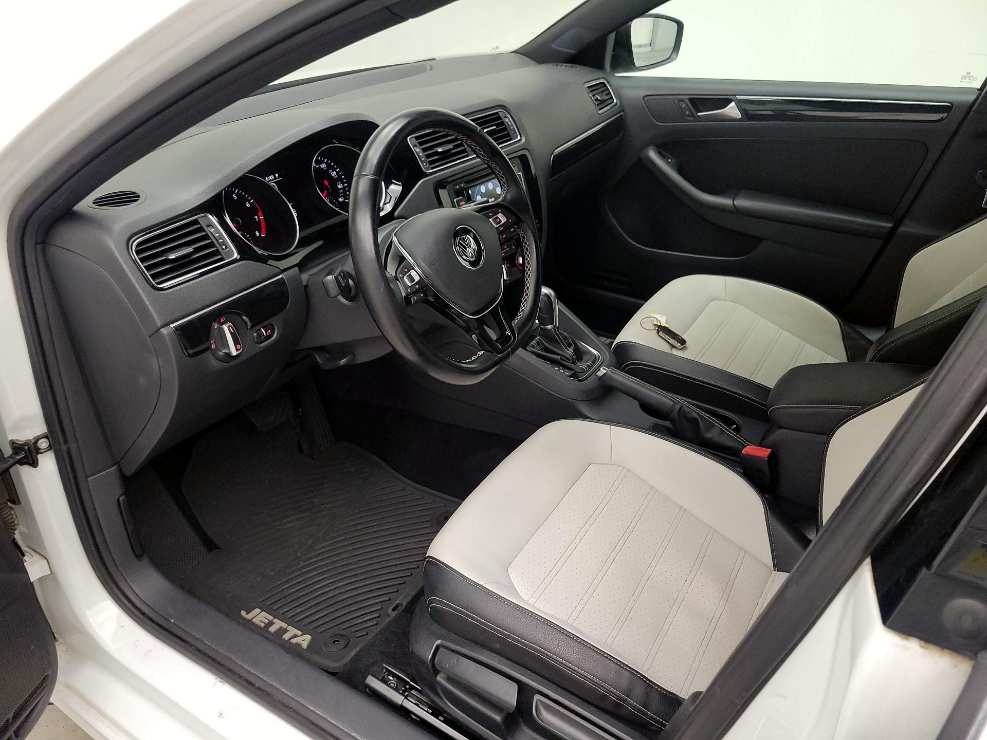 Thumbnail: 2015 Volkswagen Jetta - 11