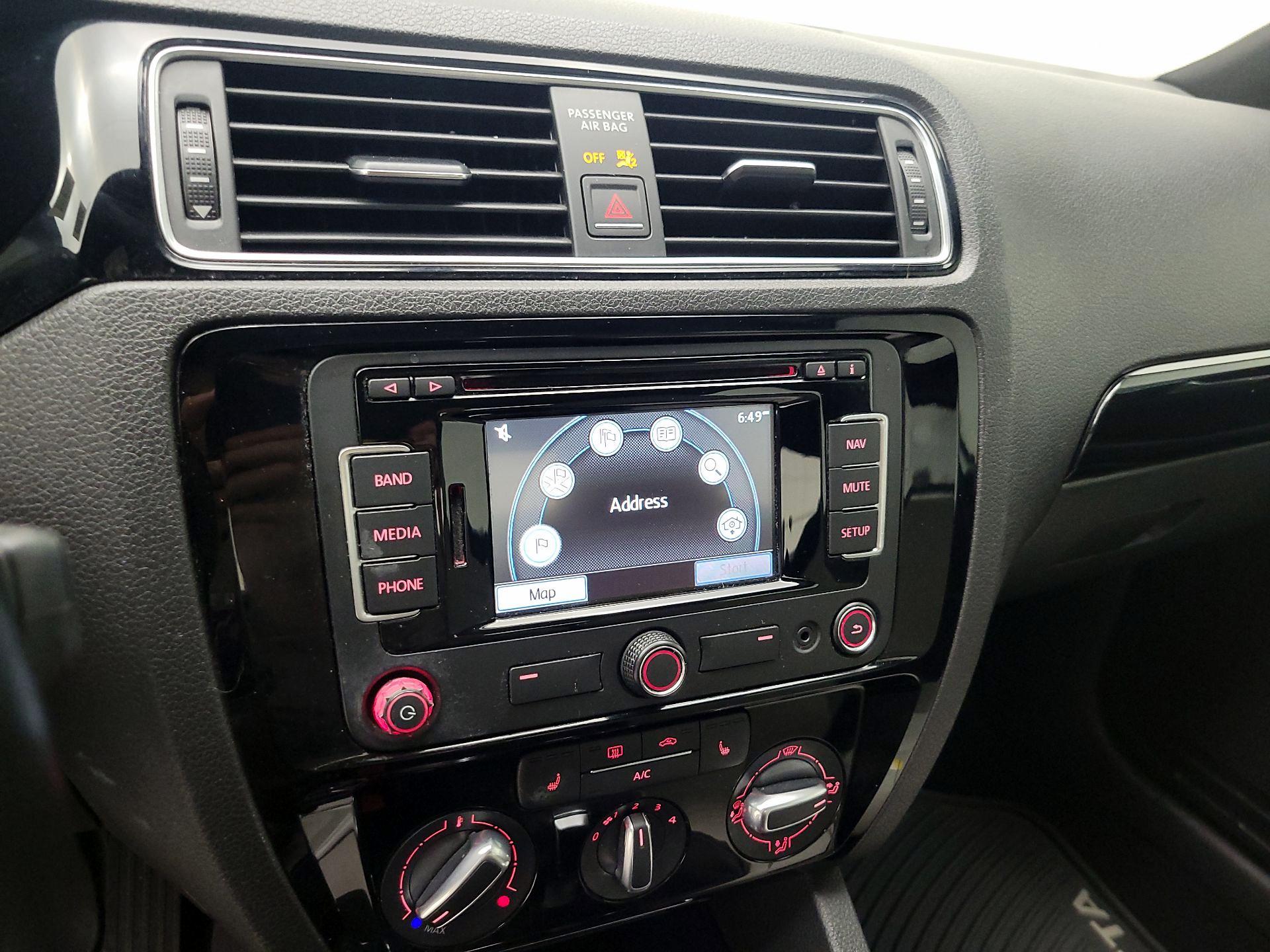 Thumbnail: 2015 Volkswagen Jetta - 14