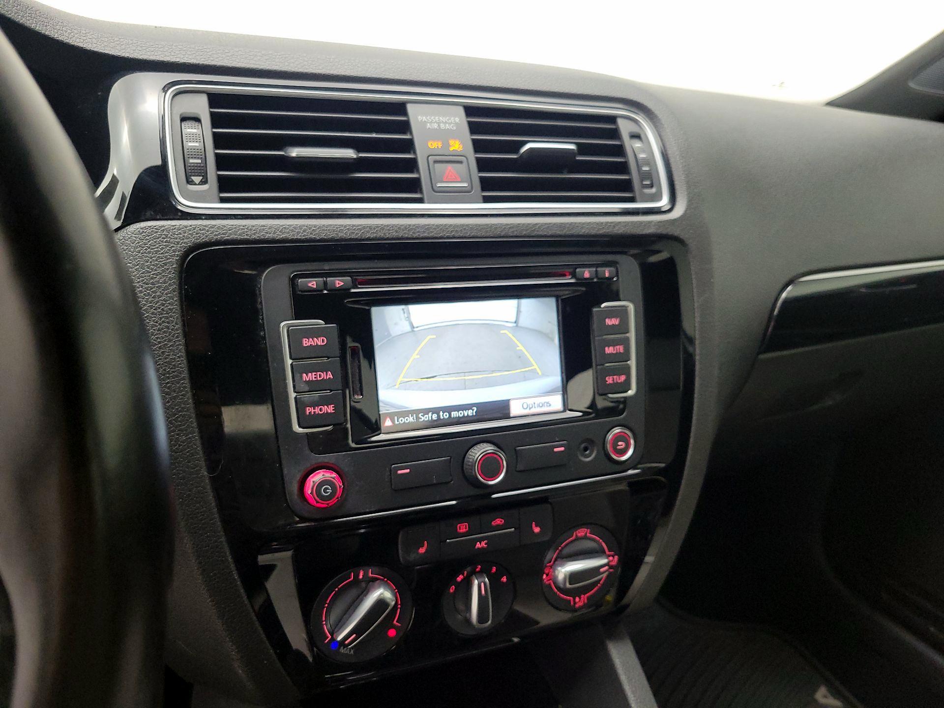 Thumbnail: 2015 Volkswagen Jetta - 15