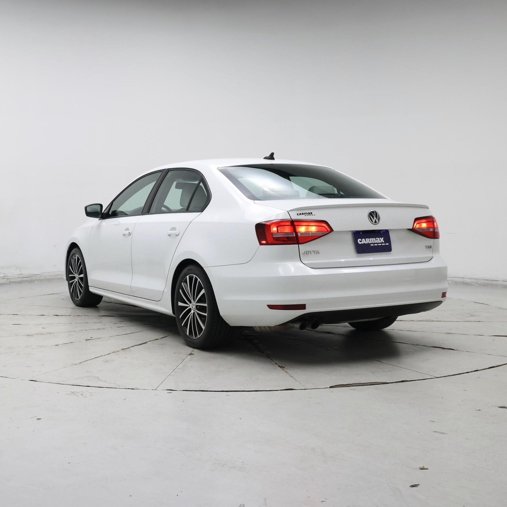 Thumbnail: 2015 Volkswagen Jetta - 2