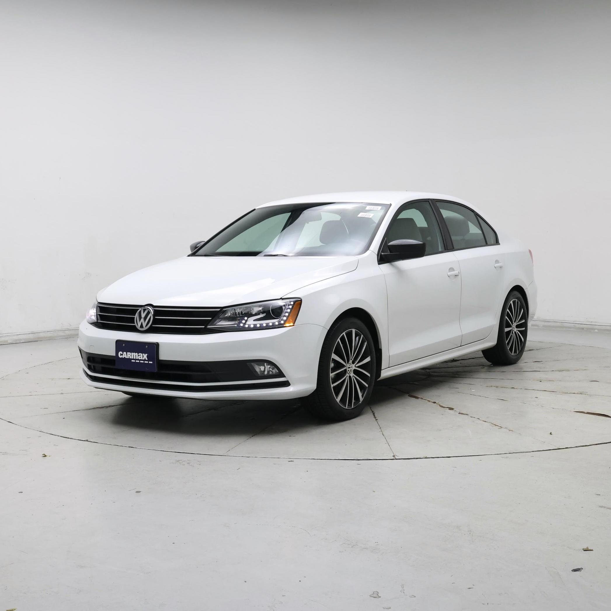 Thumbnail: 2015 Volkswagen Jetta - 4