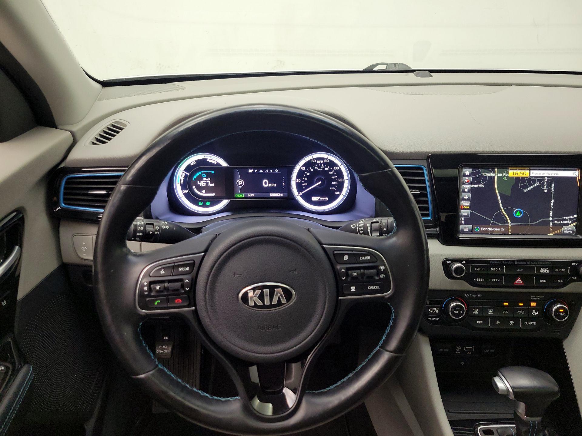 Thumbnail: 2017 Kia Niro - 10