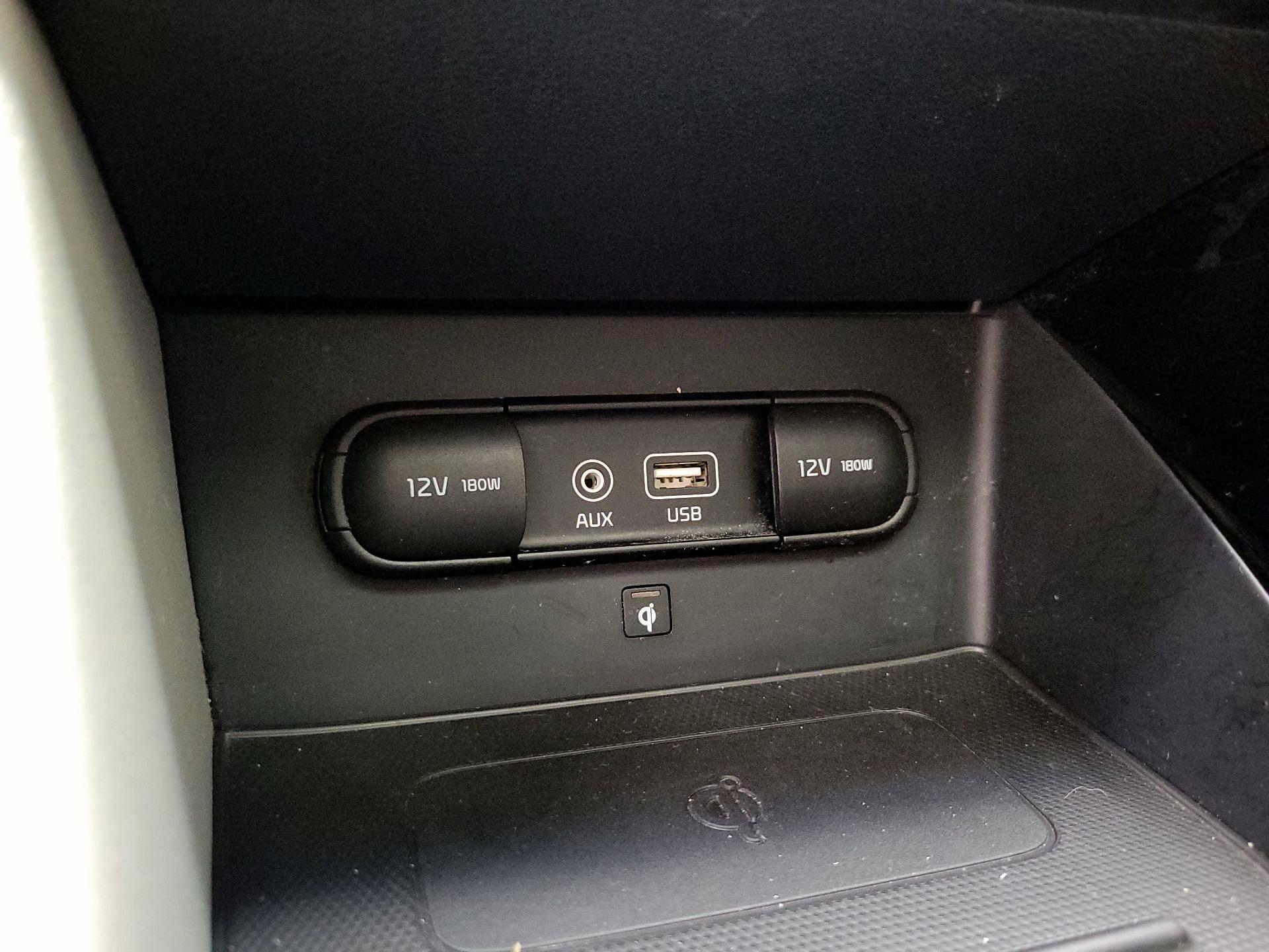 Thumbnail: 2017 Kia Niro - 19